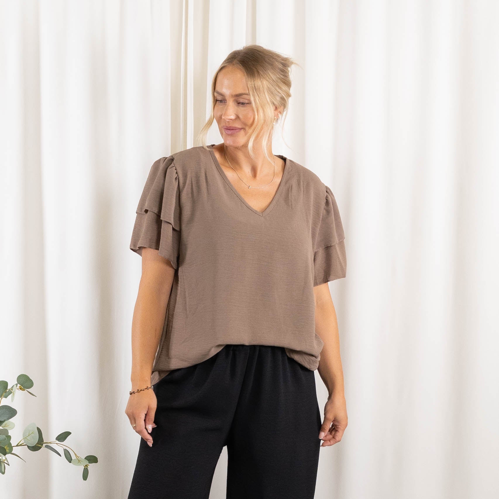 Sage overdel, Taupe