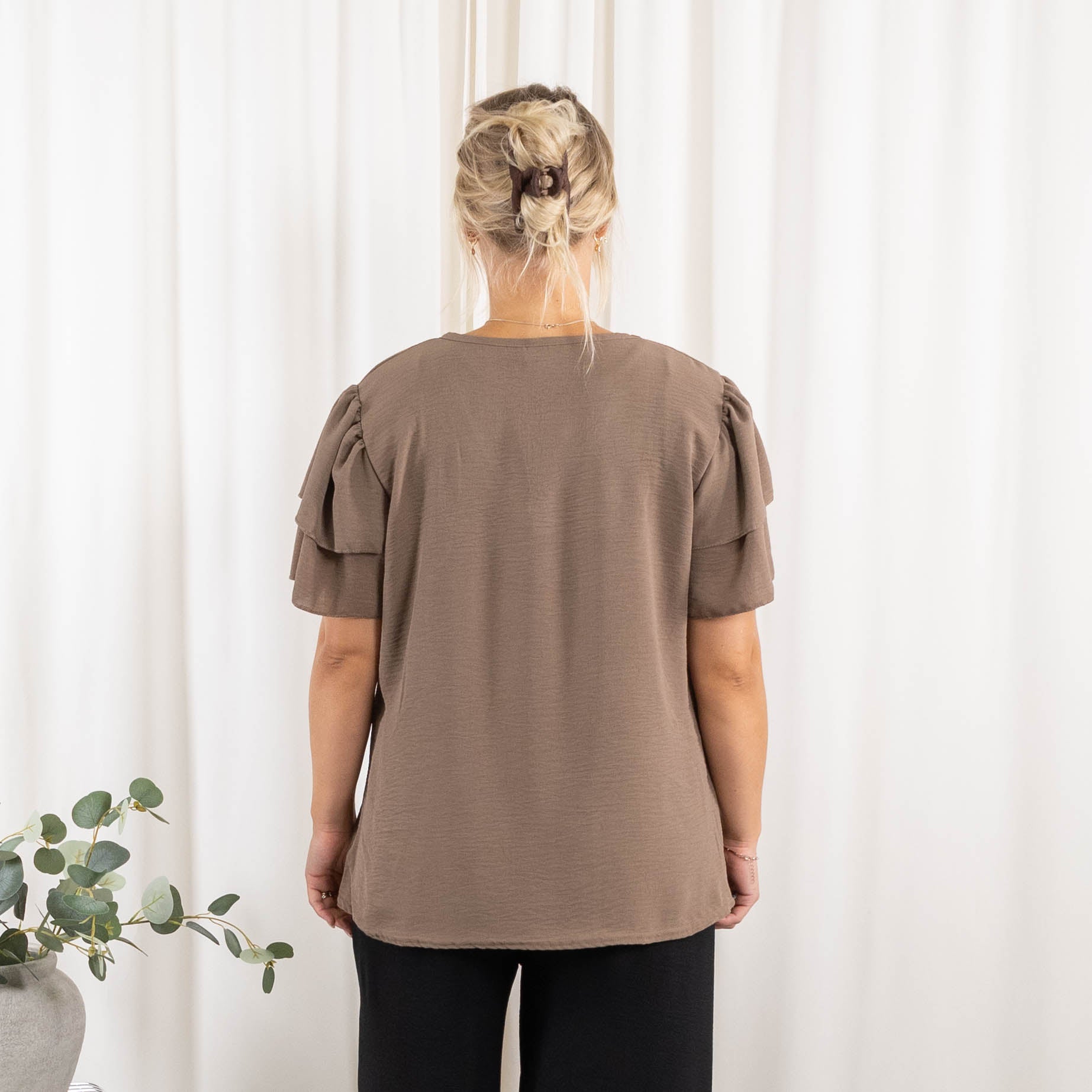 Sage overdel, Taupe