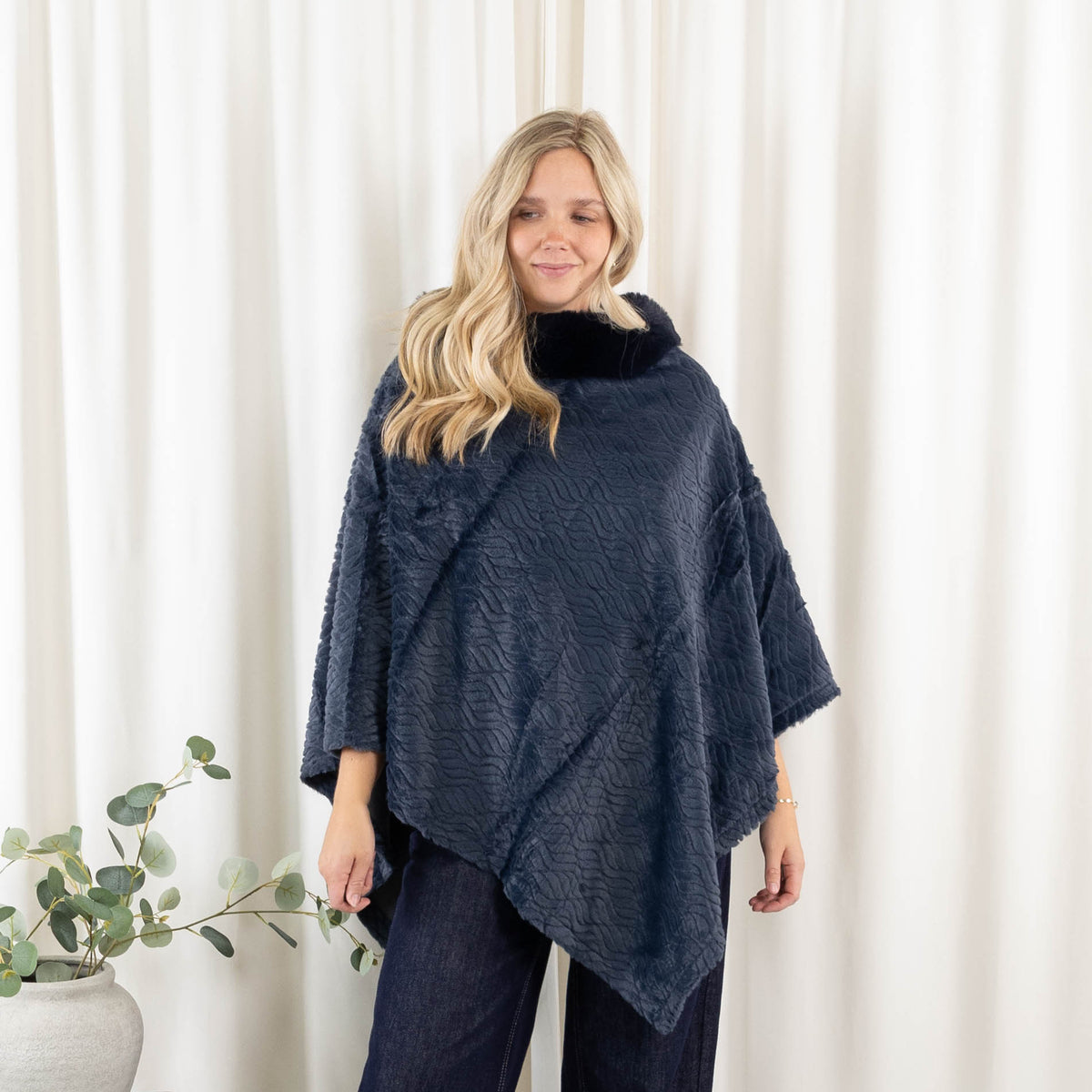Natasha poncho, Mørkegrå
