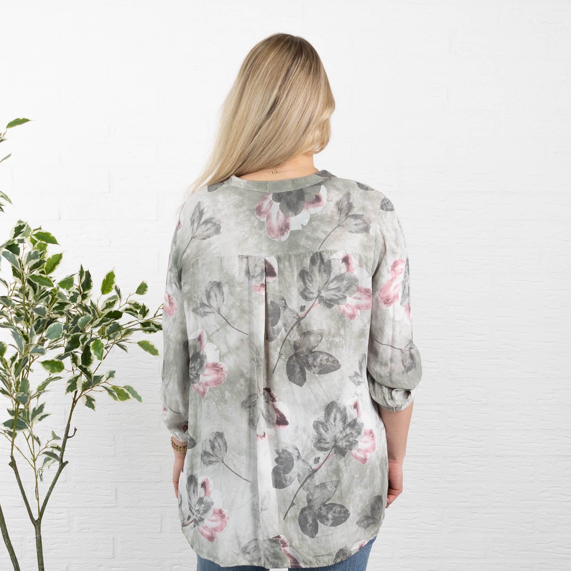 Alyssa overdel, Khaki