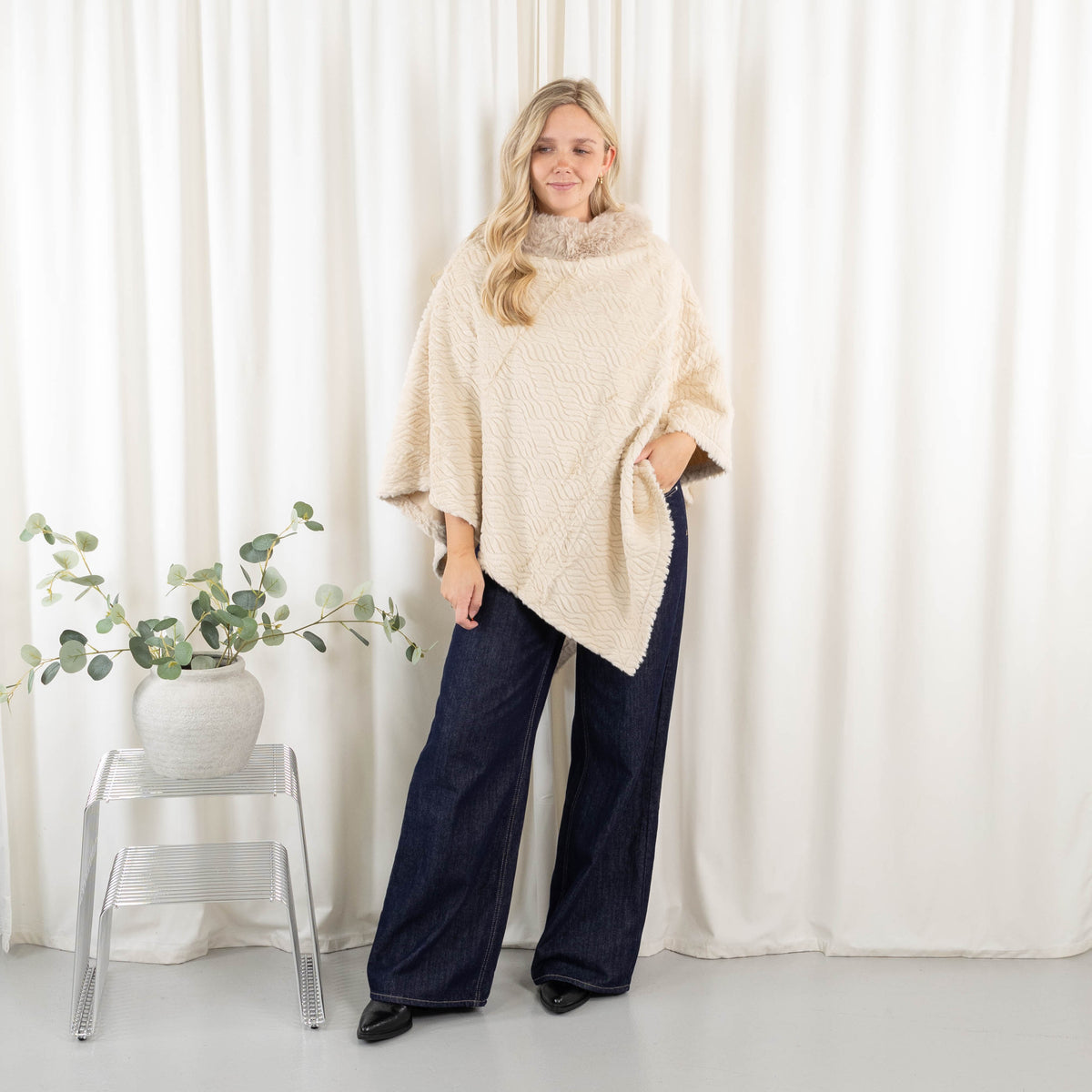 Natasha poncho, Beige