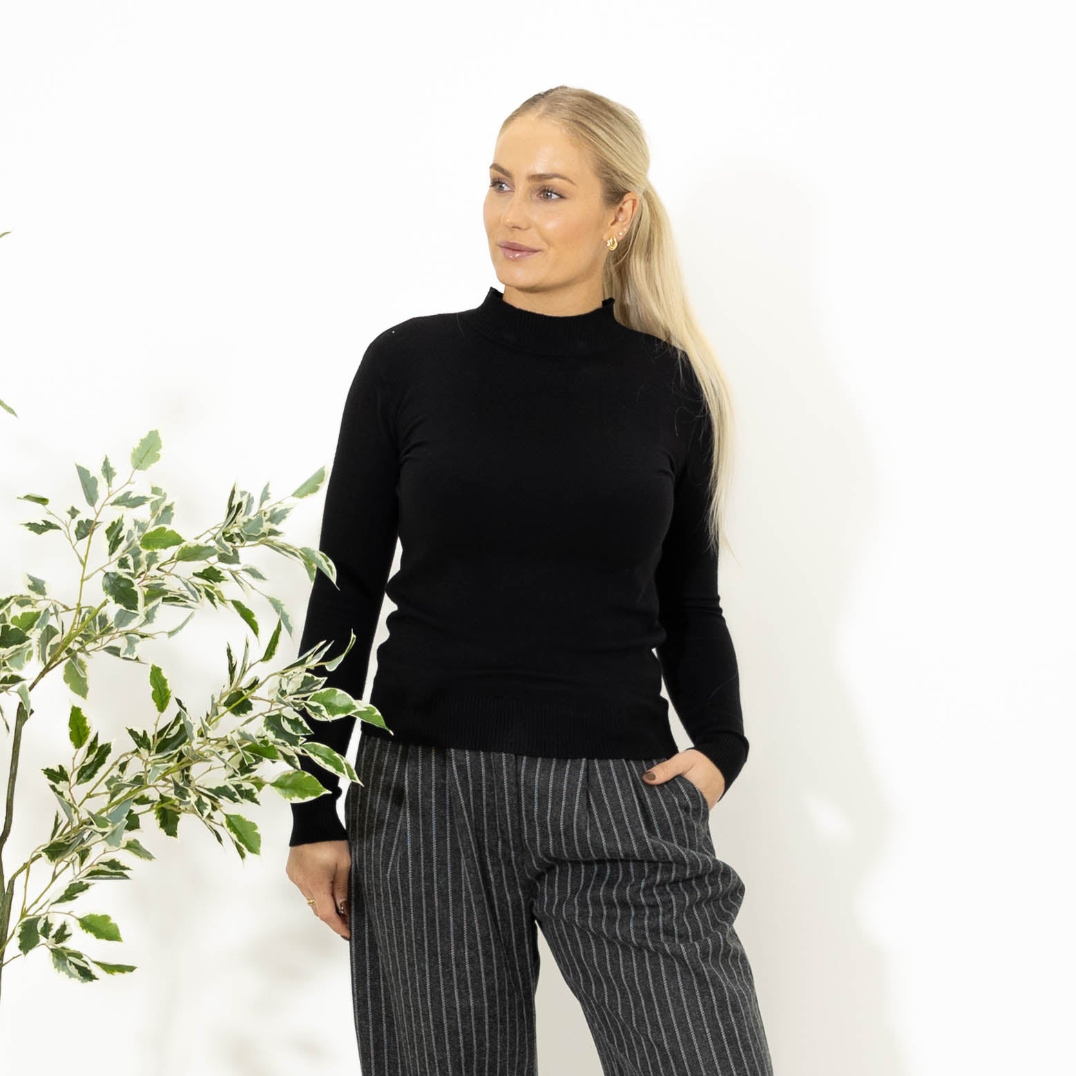 Elisa strik m. turtleneck, Sort