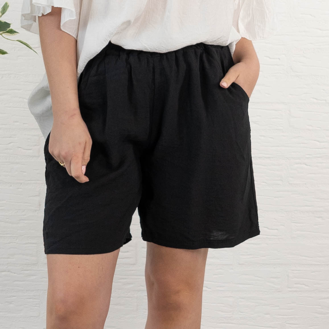 Martha shorts, Sort