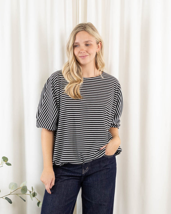 Nola overdel, Sort