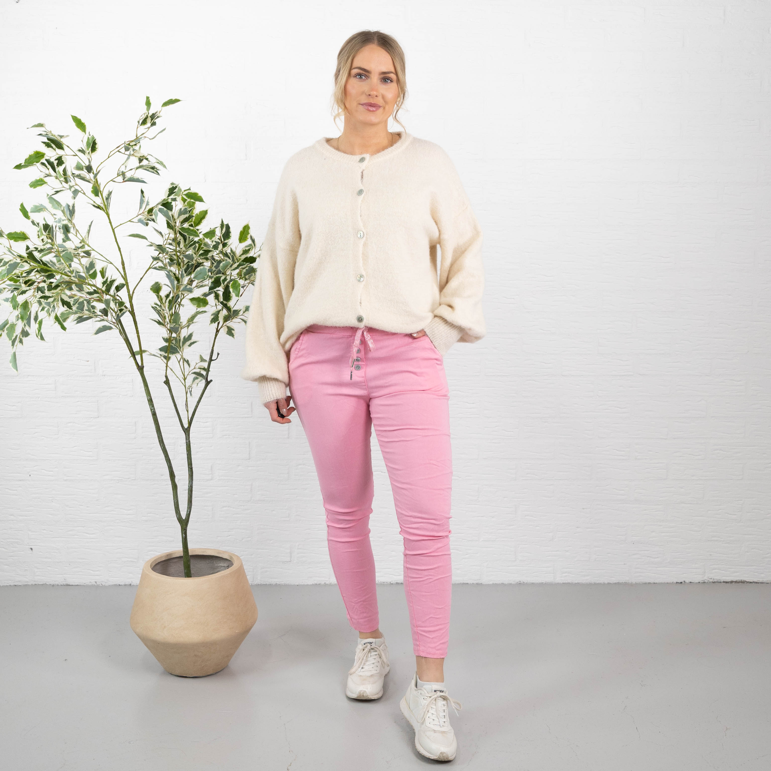 Holly bukser, Lyserød