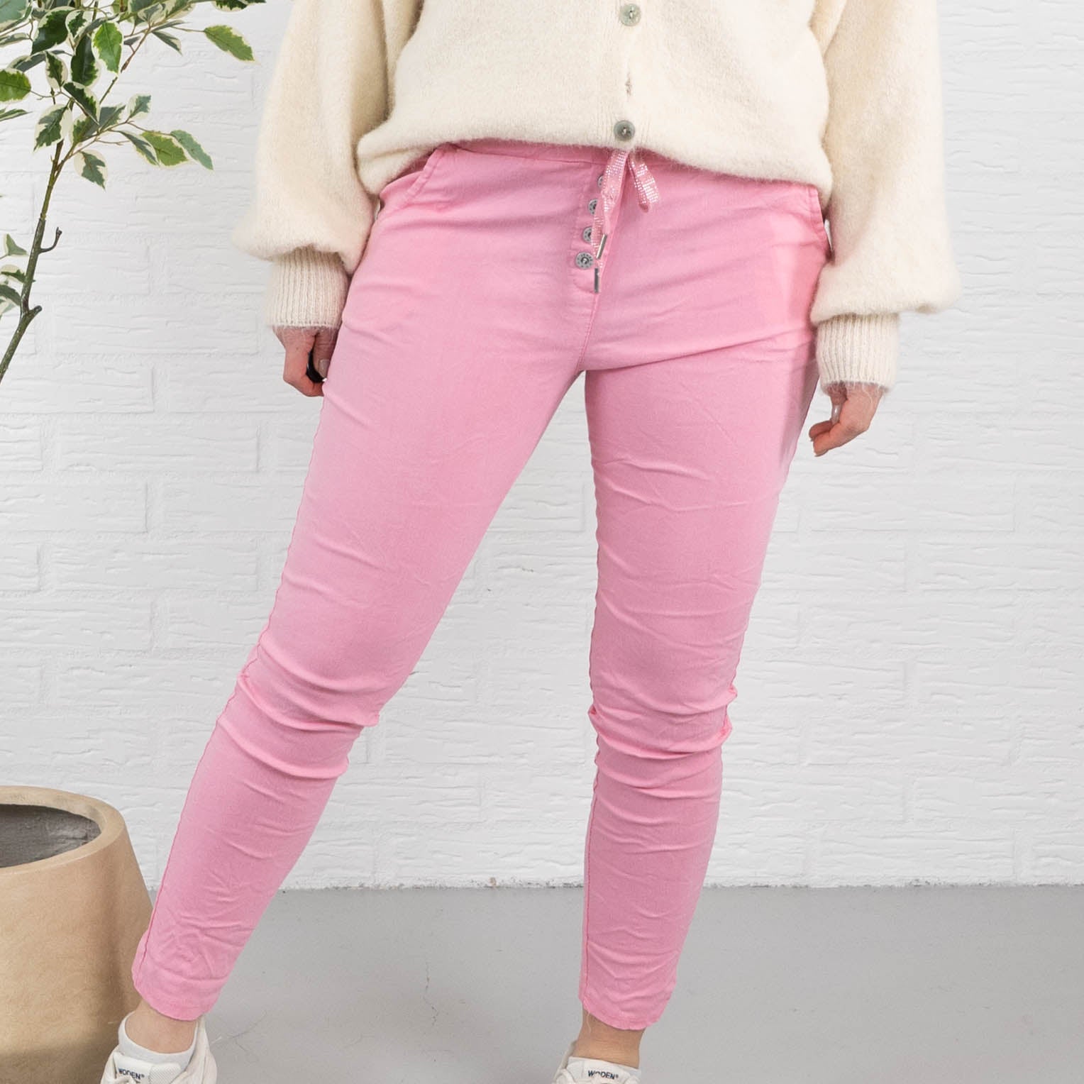 Holly bukser, Lyserød