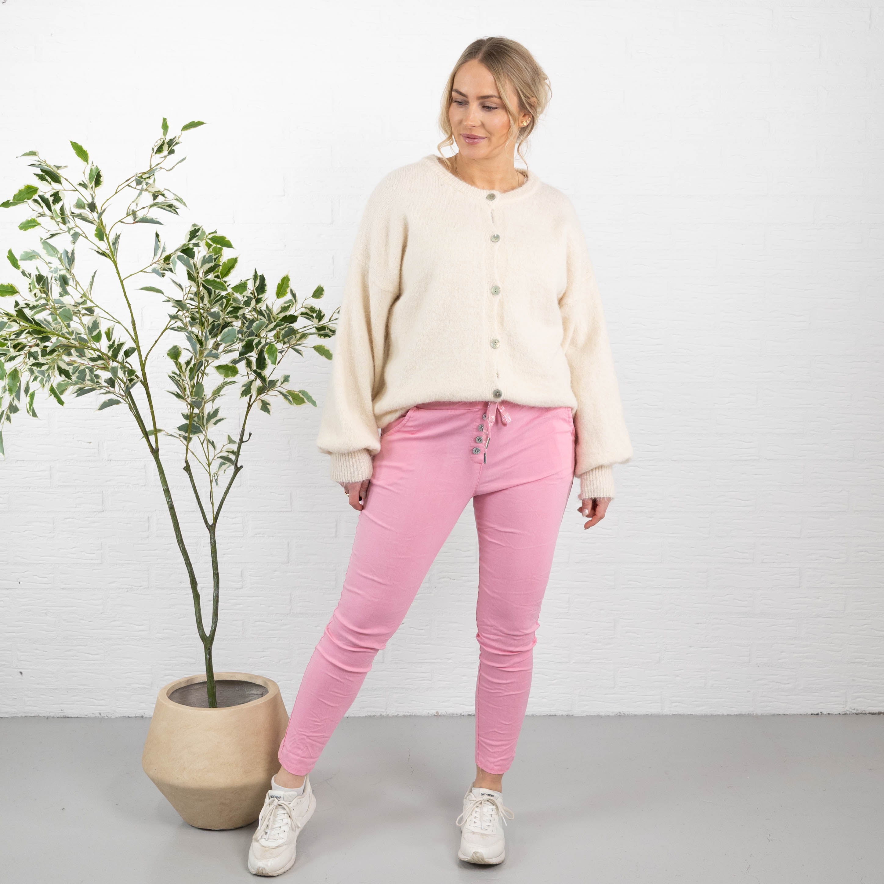 Holly bukser, Lyserød