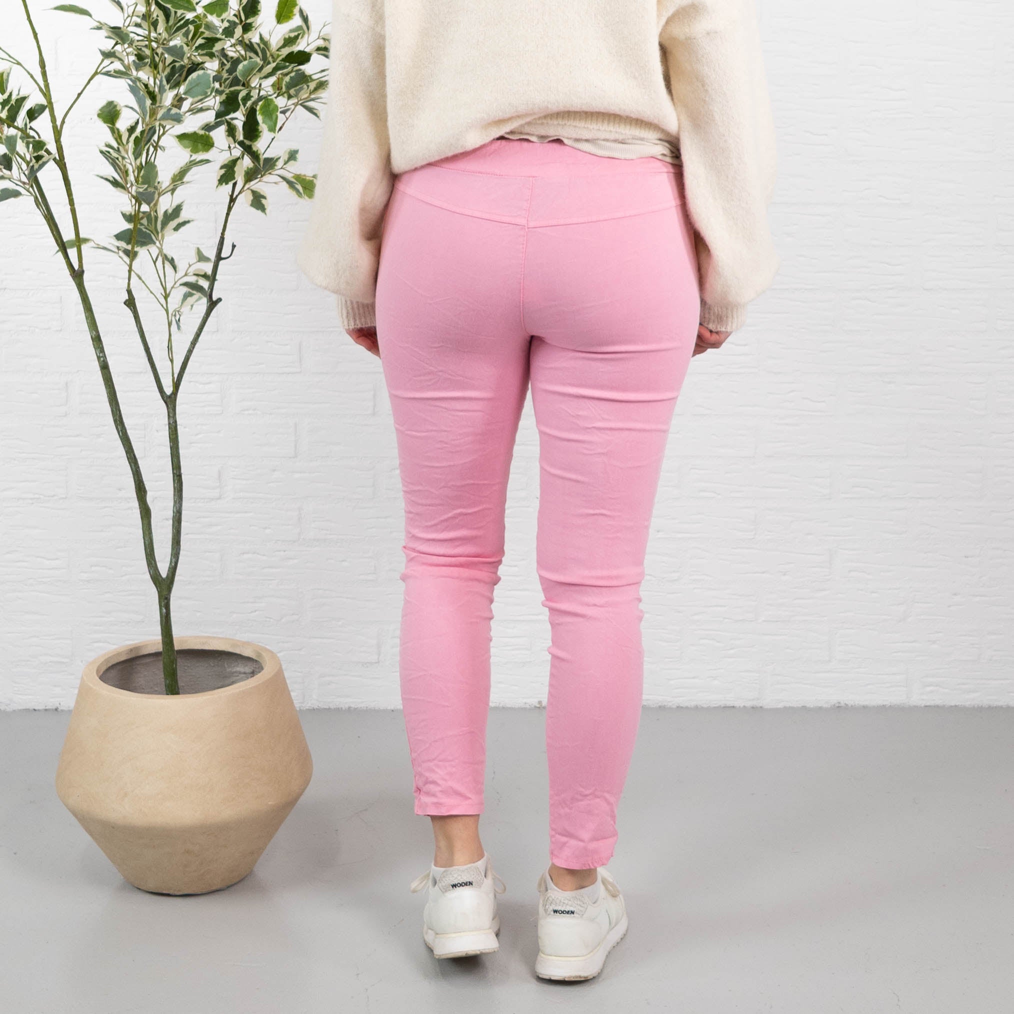 Holly bukser, Lyserød