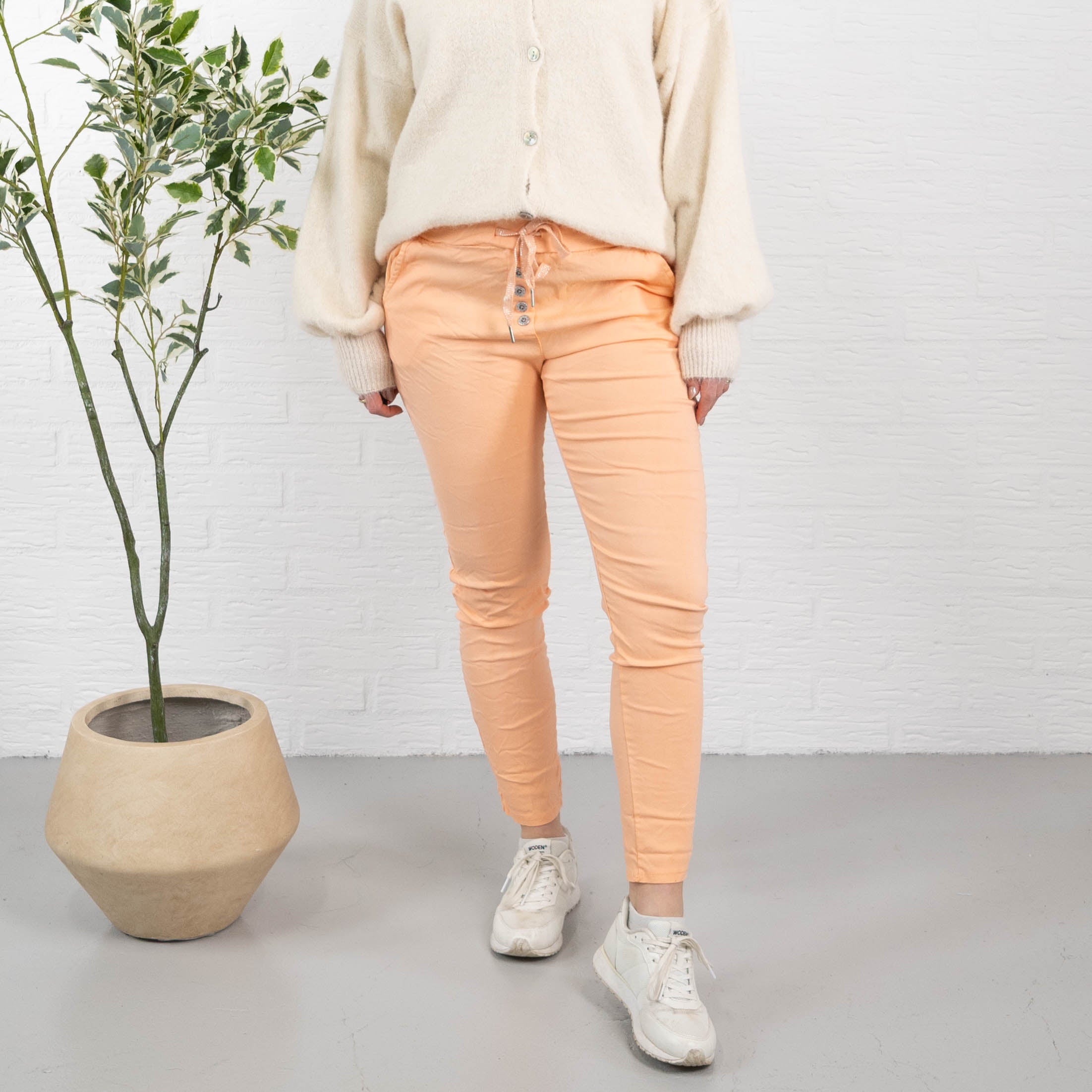 Holly bukser, Fersken