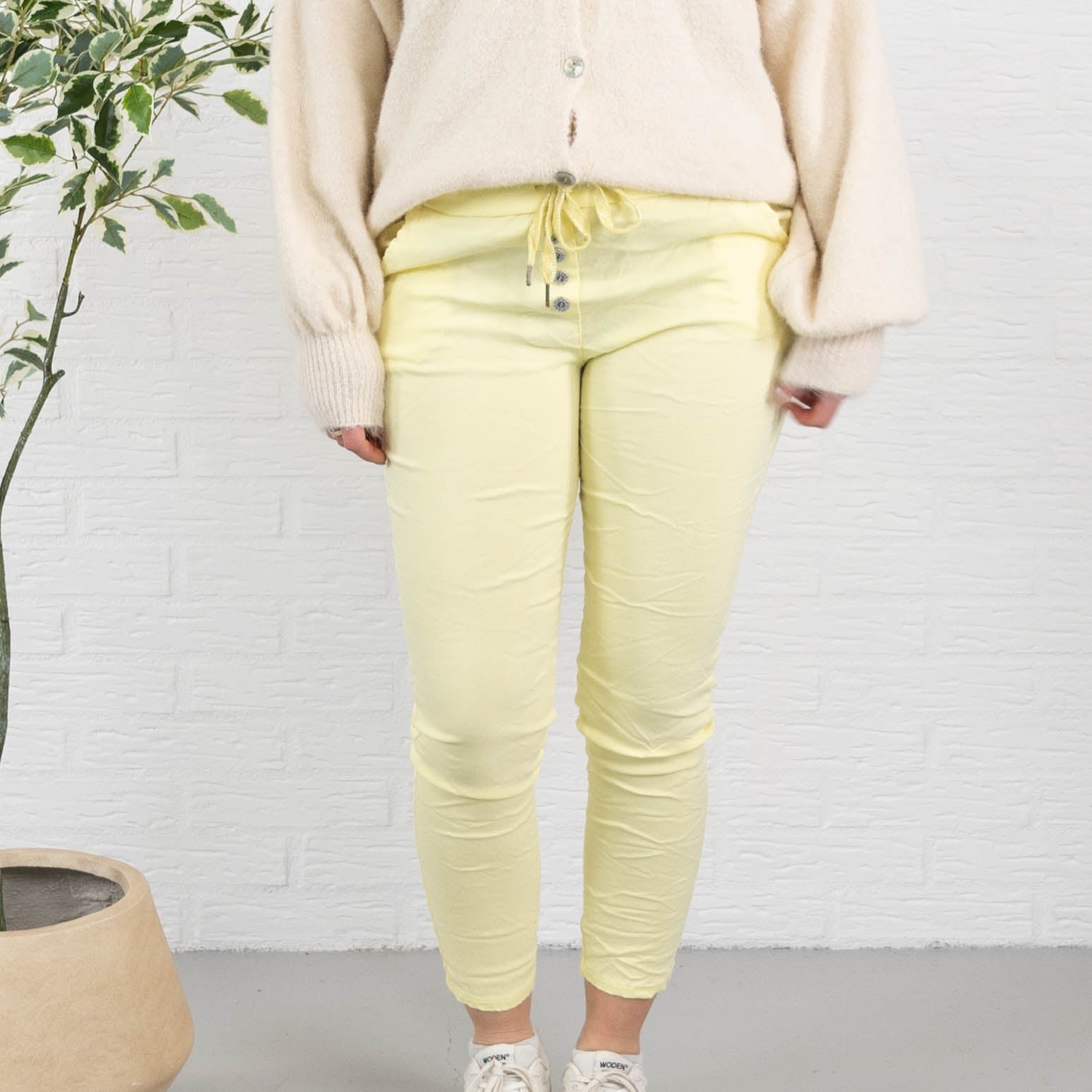 Holly bukser, Gul