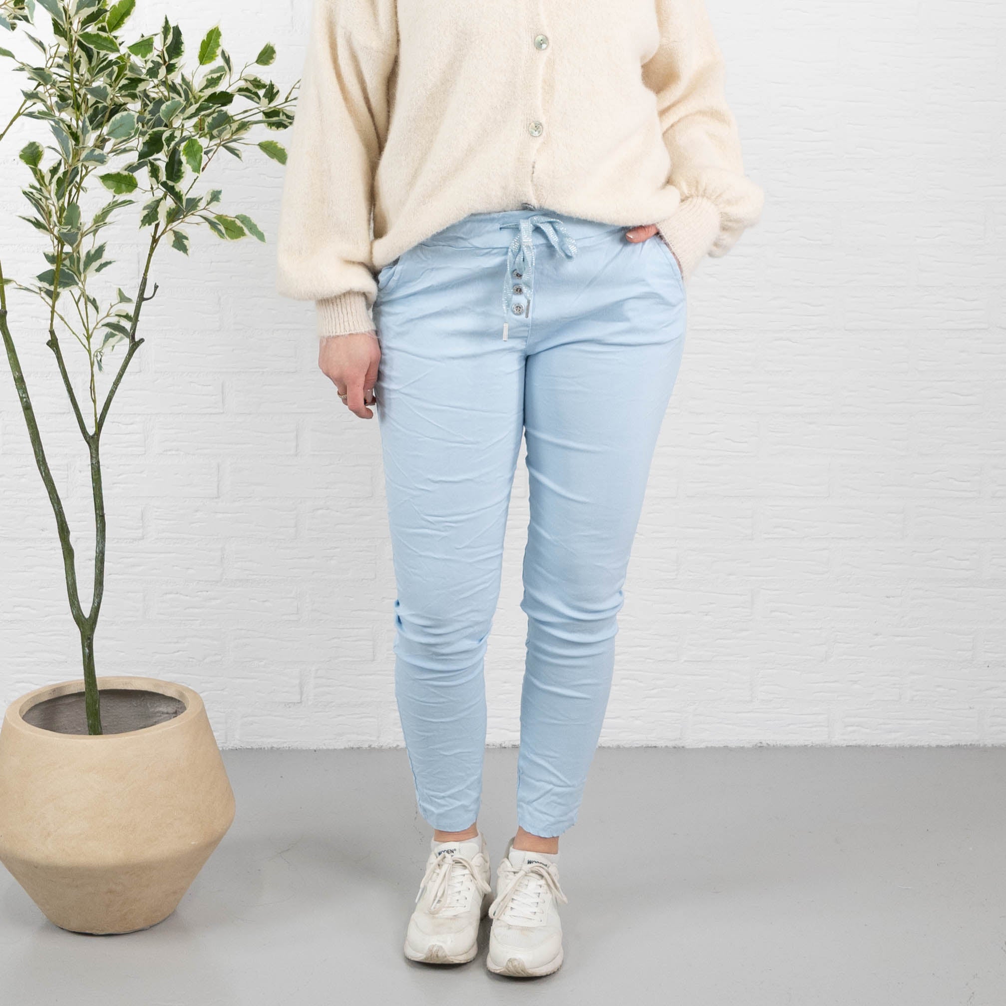 Holly bukser, Lyseblå