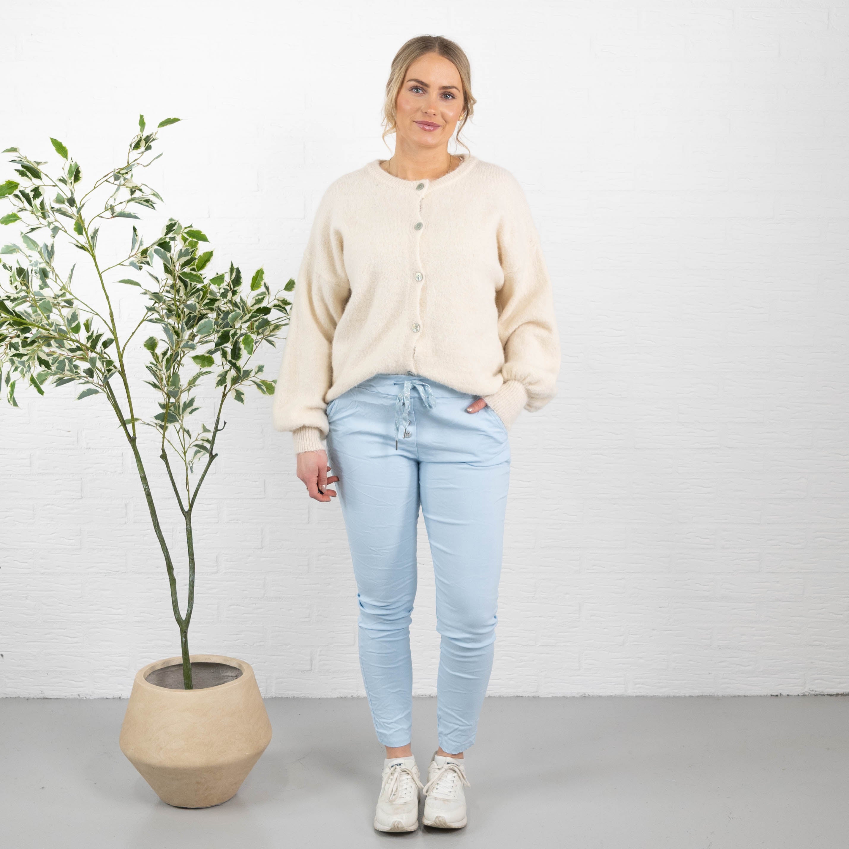 Holly bukser, Lyseblå