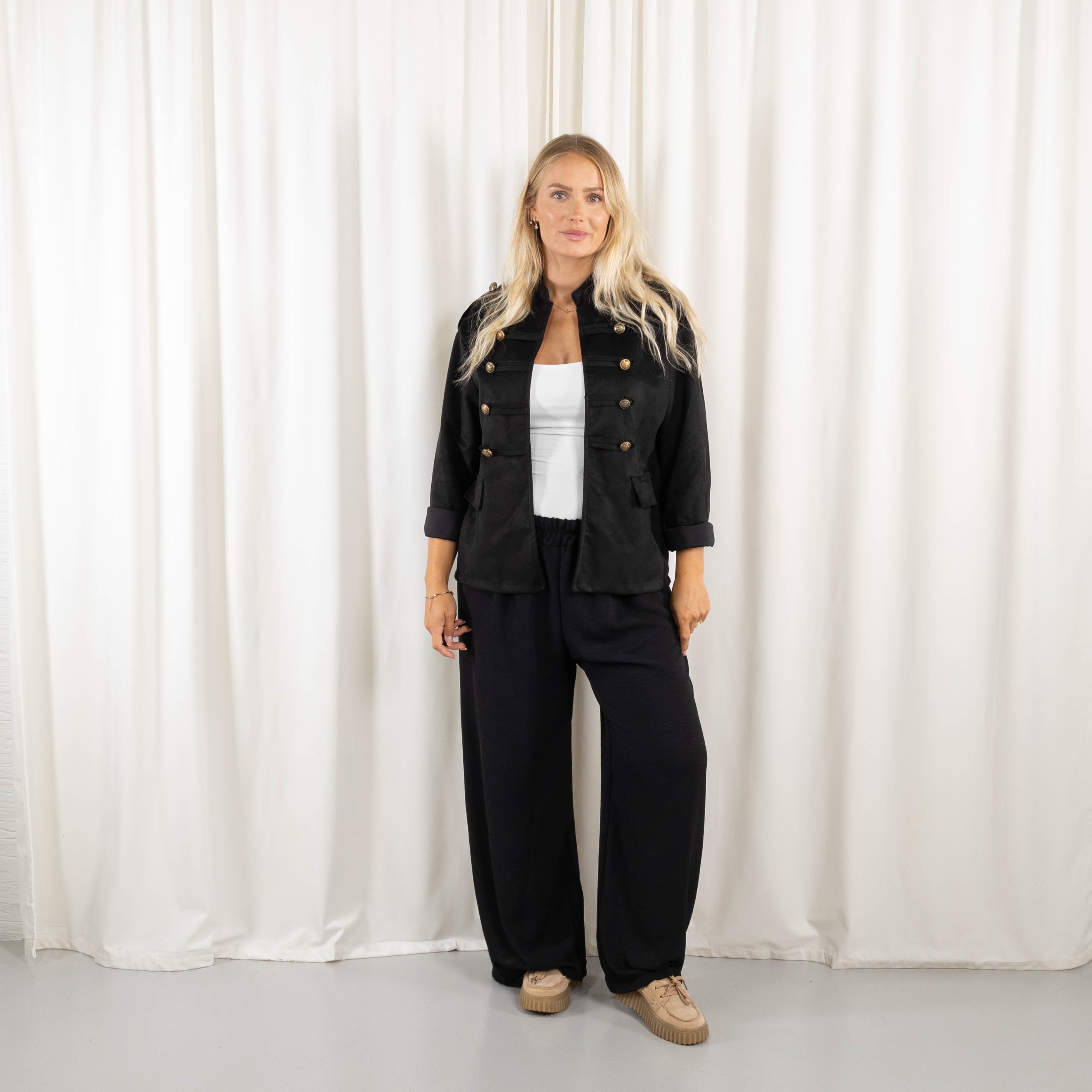 Beka blazer, Sort