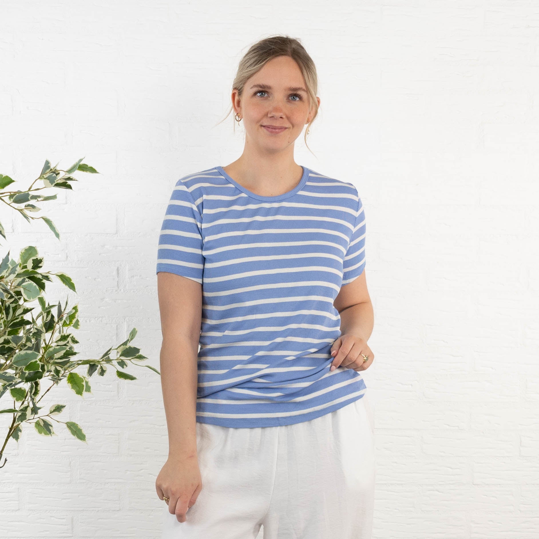 Alina t-shirt, Lyseblå