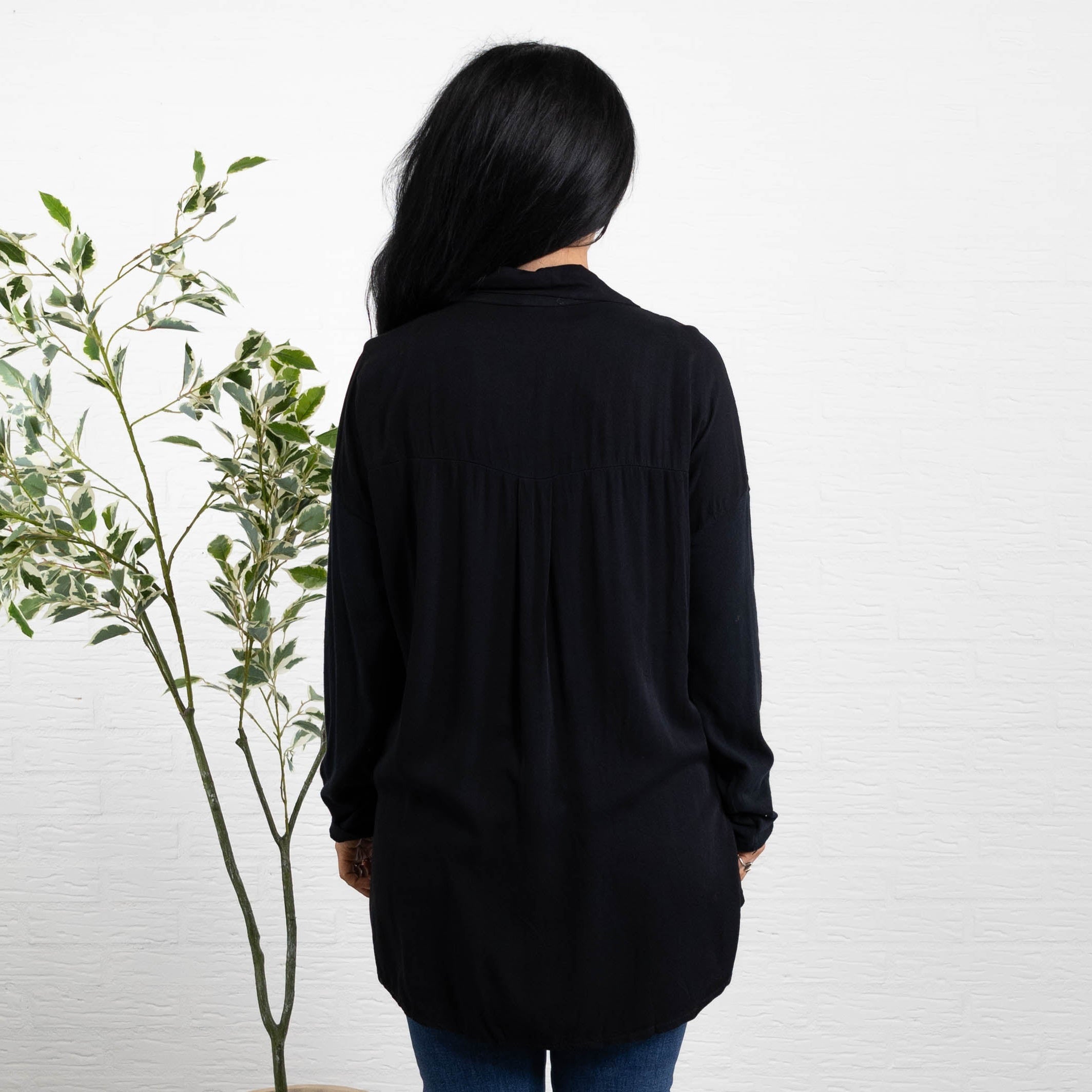 Claudia overdel, Sort