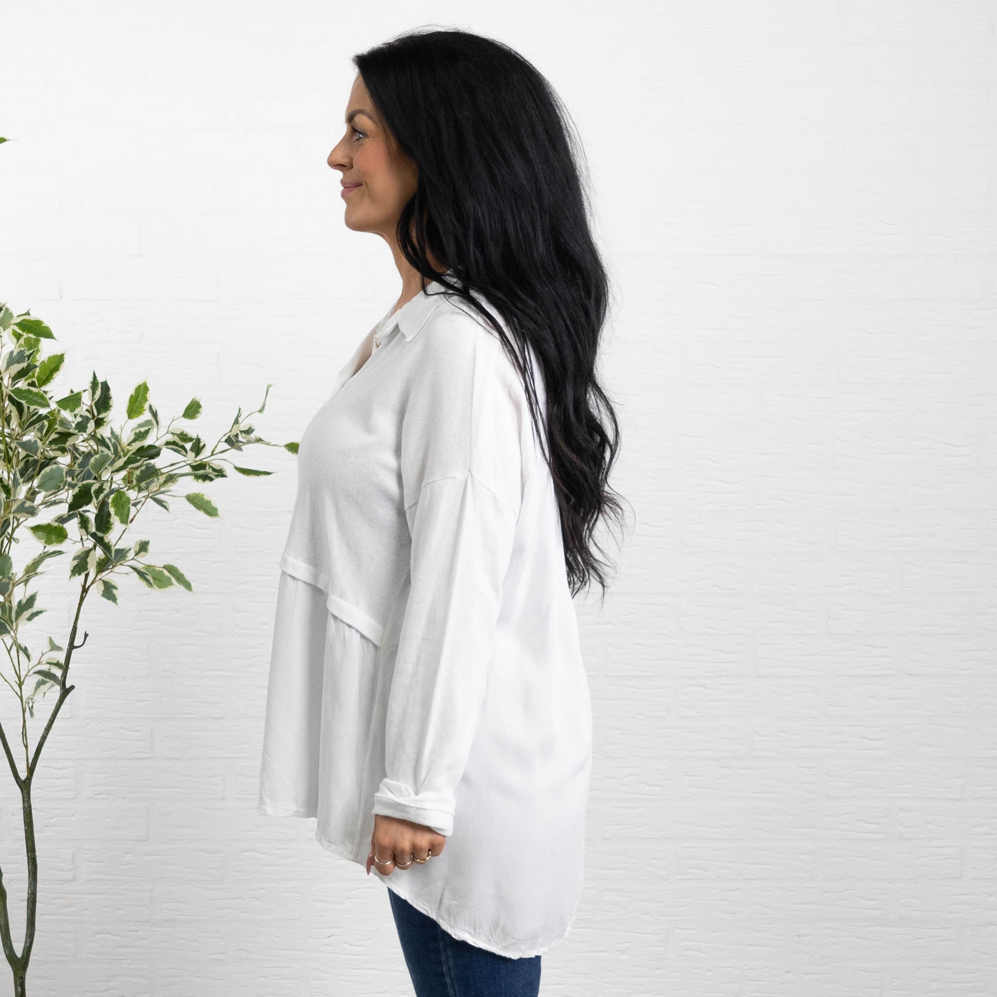 Claudia overdel, Hvid