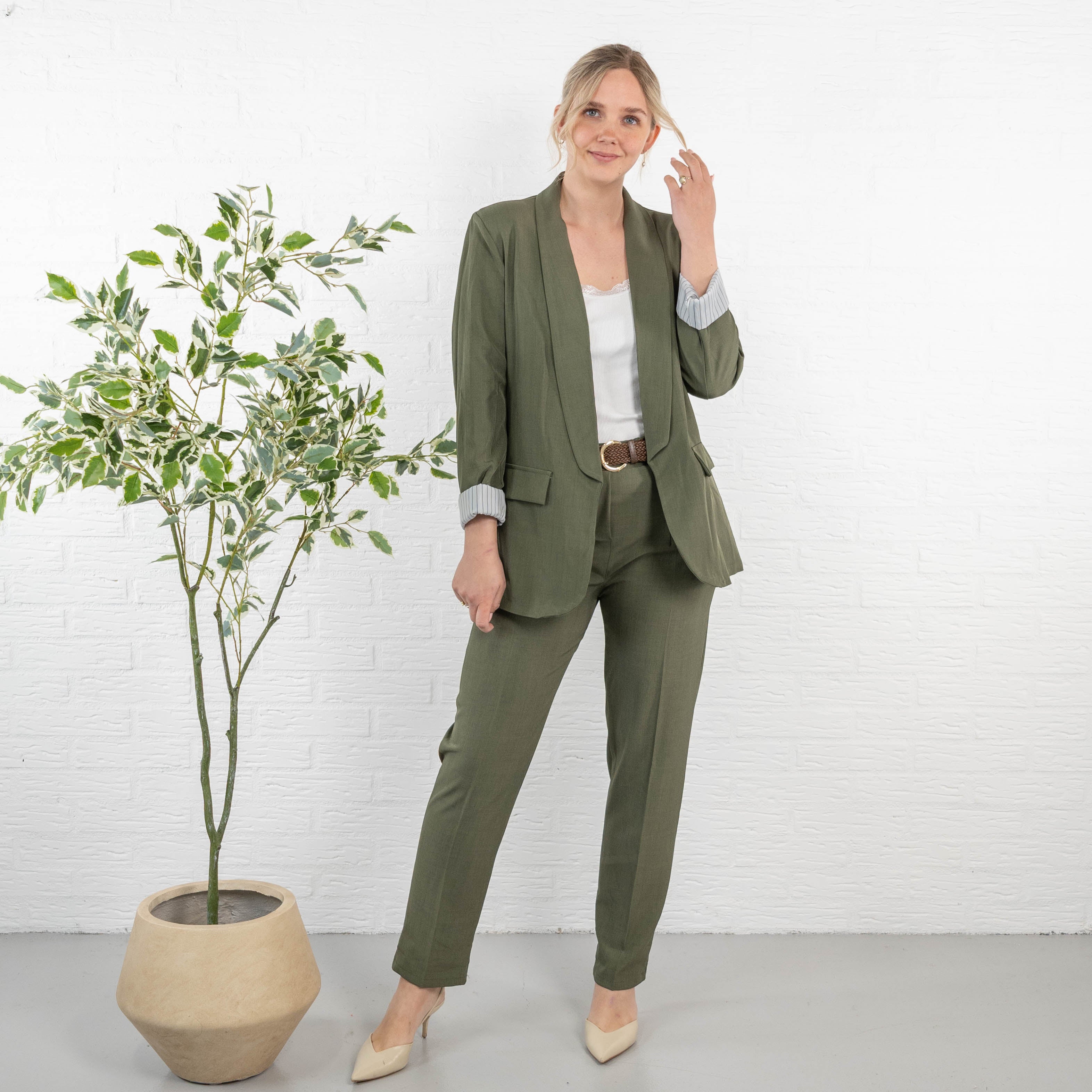 Line habitsæt, Khaki