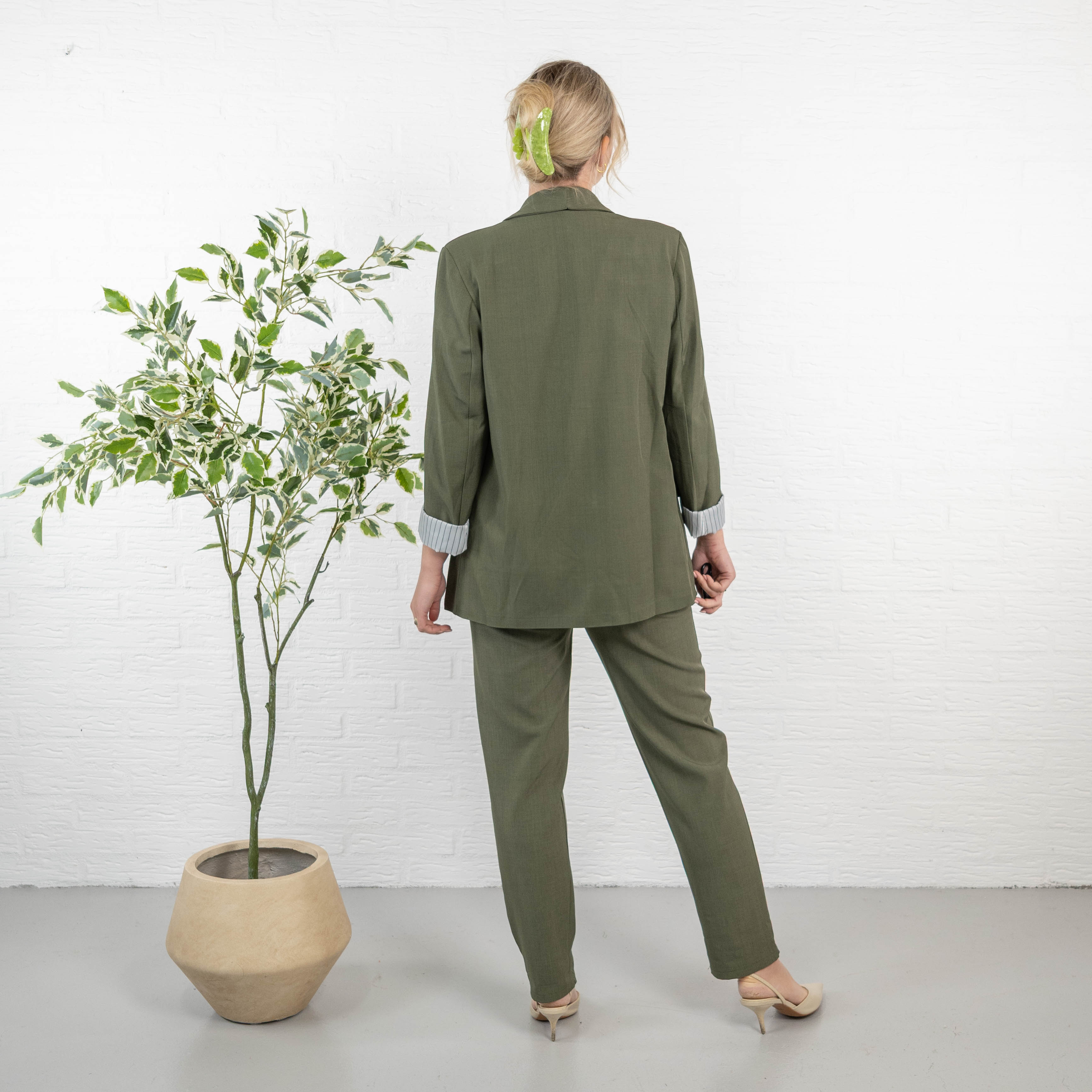 Line habitsæt, Khaki