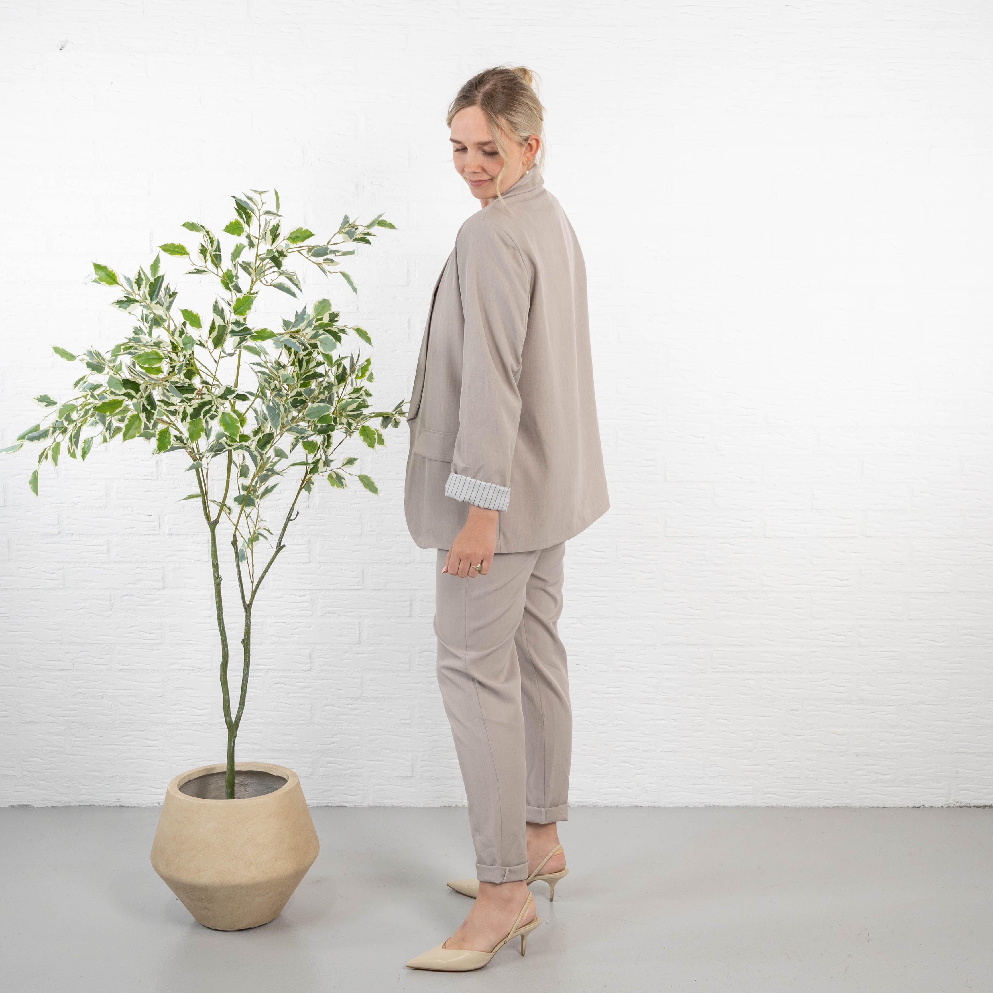 Line habitsæt, Beige