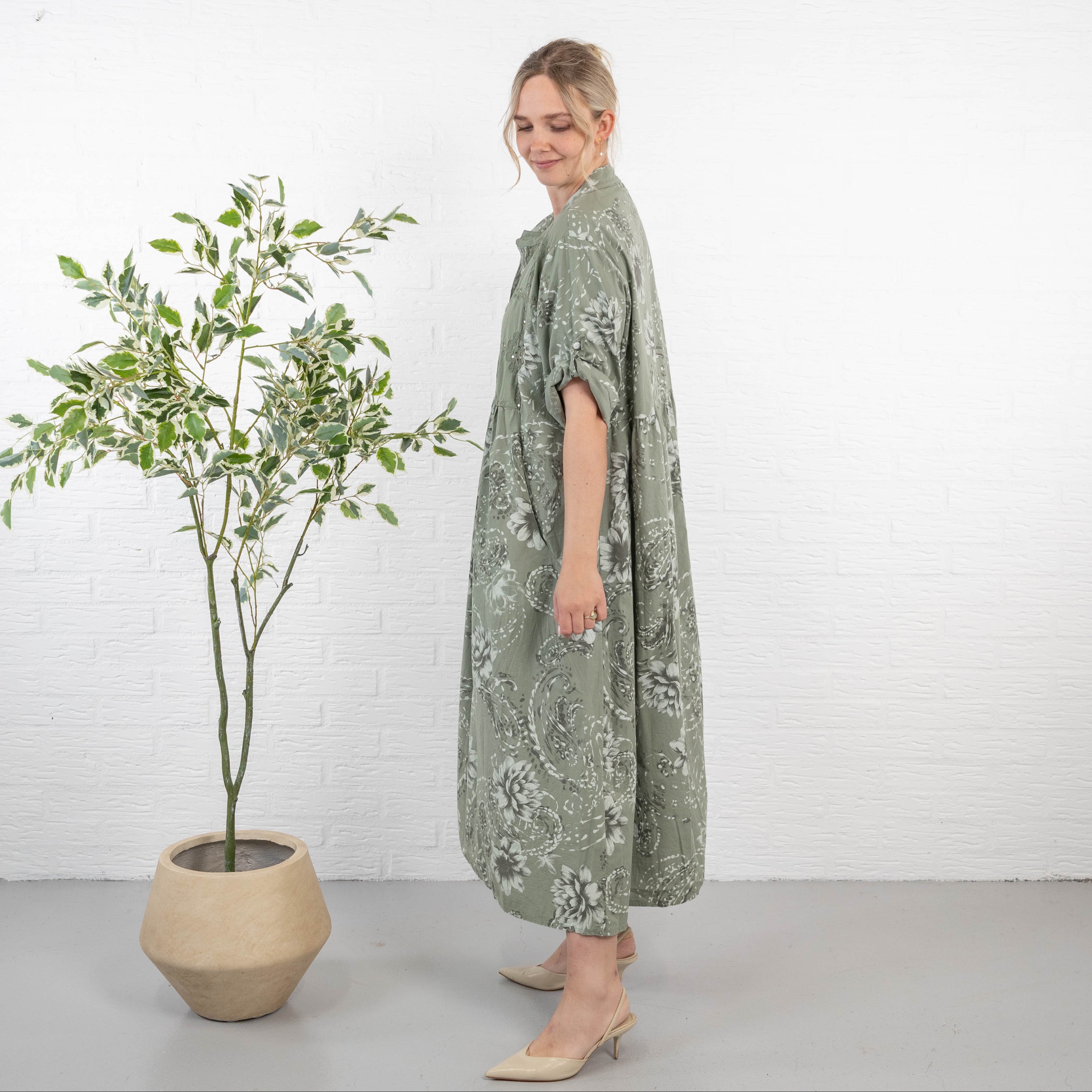 Shakira kjole, Khaki