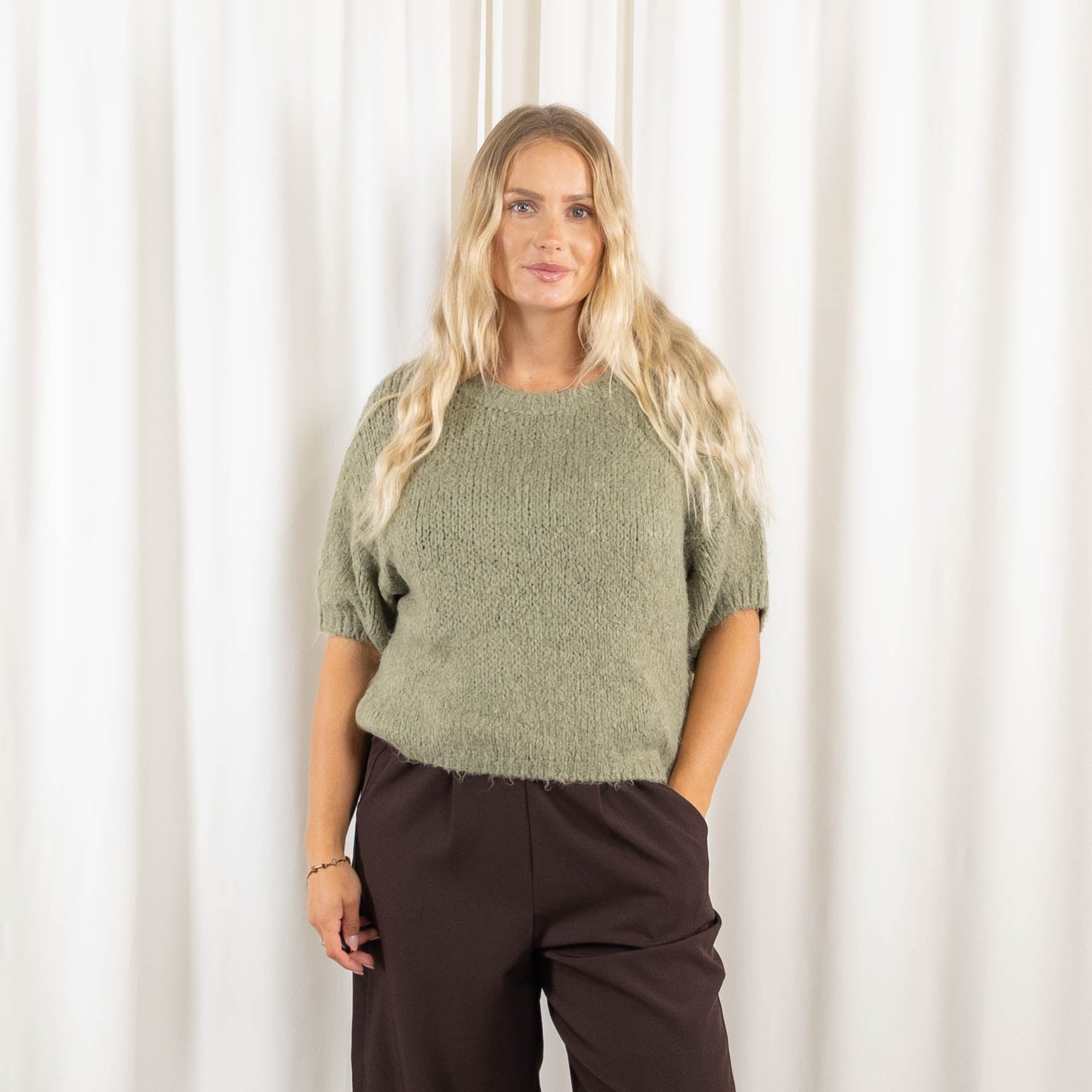 Esta strik, Khaki