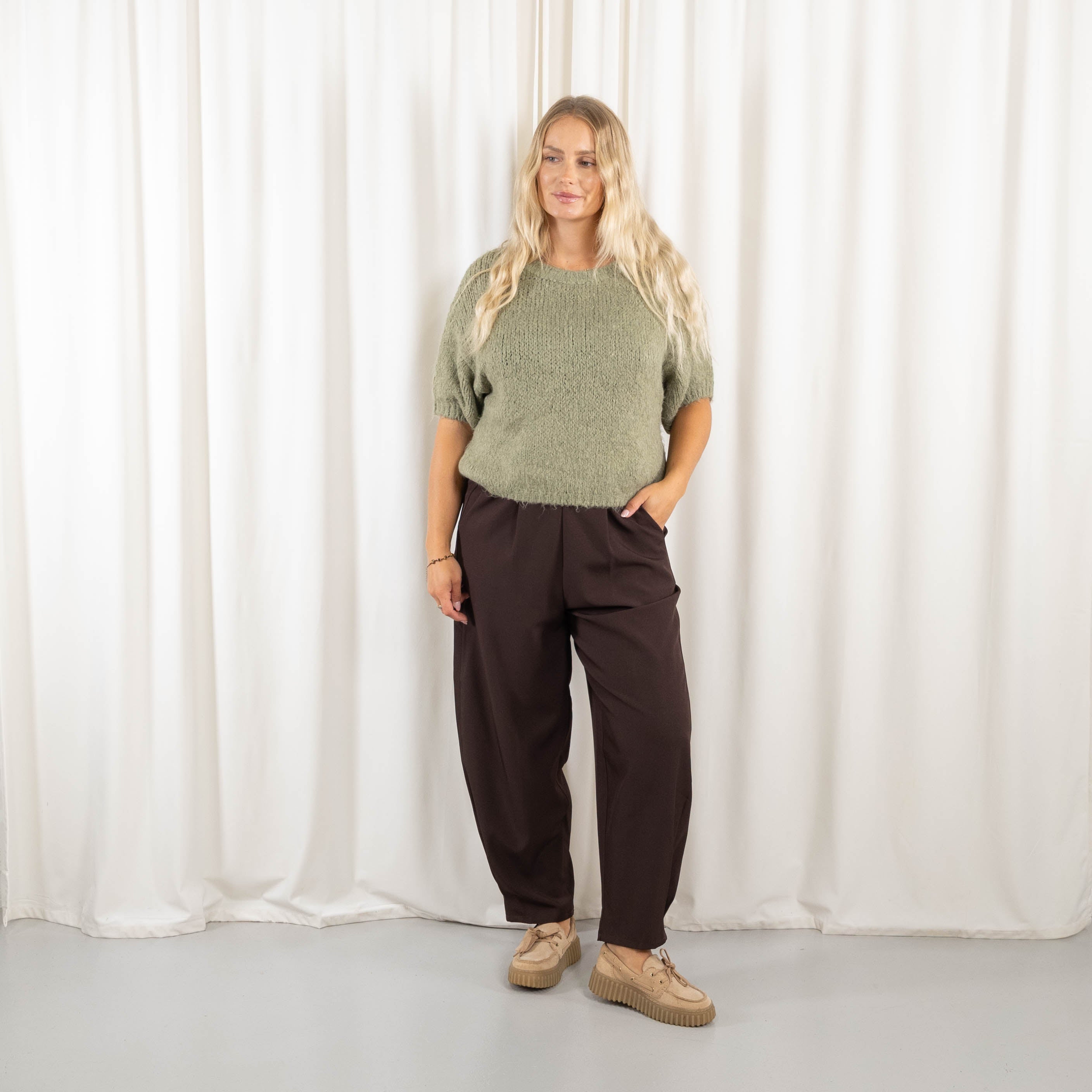 Esta strik, Khaki
