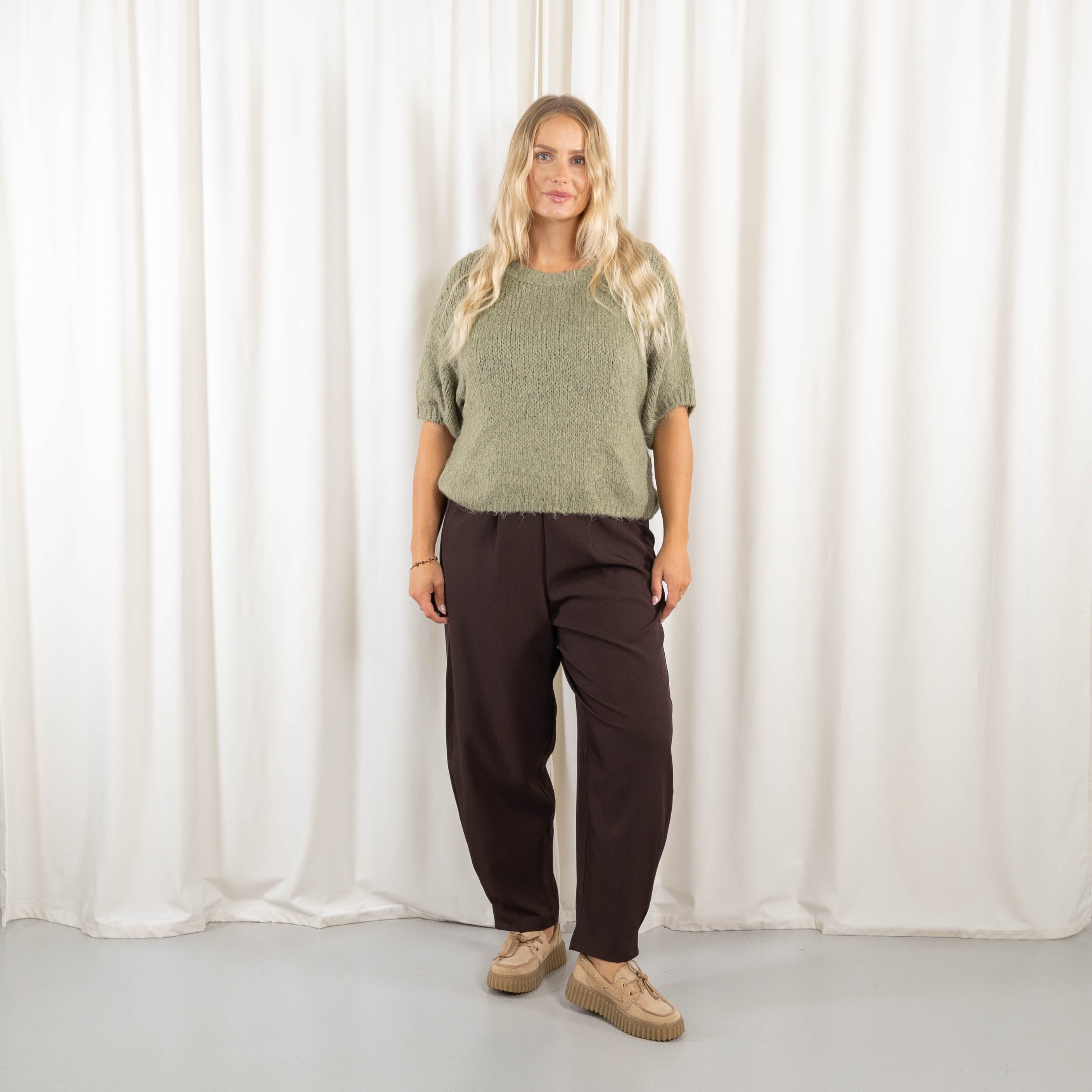 Esta strik, Khaki