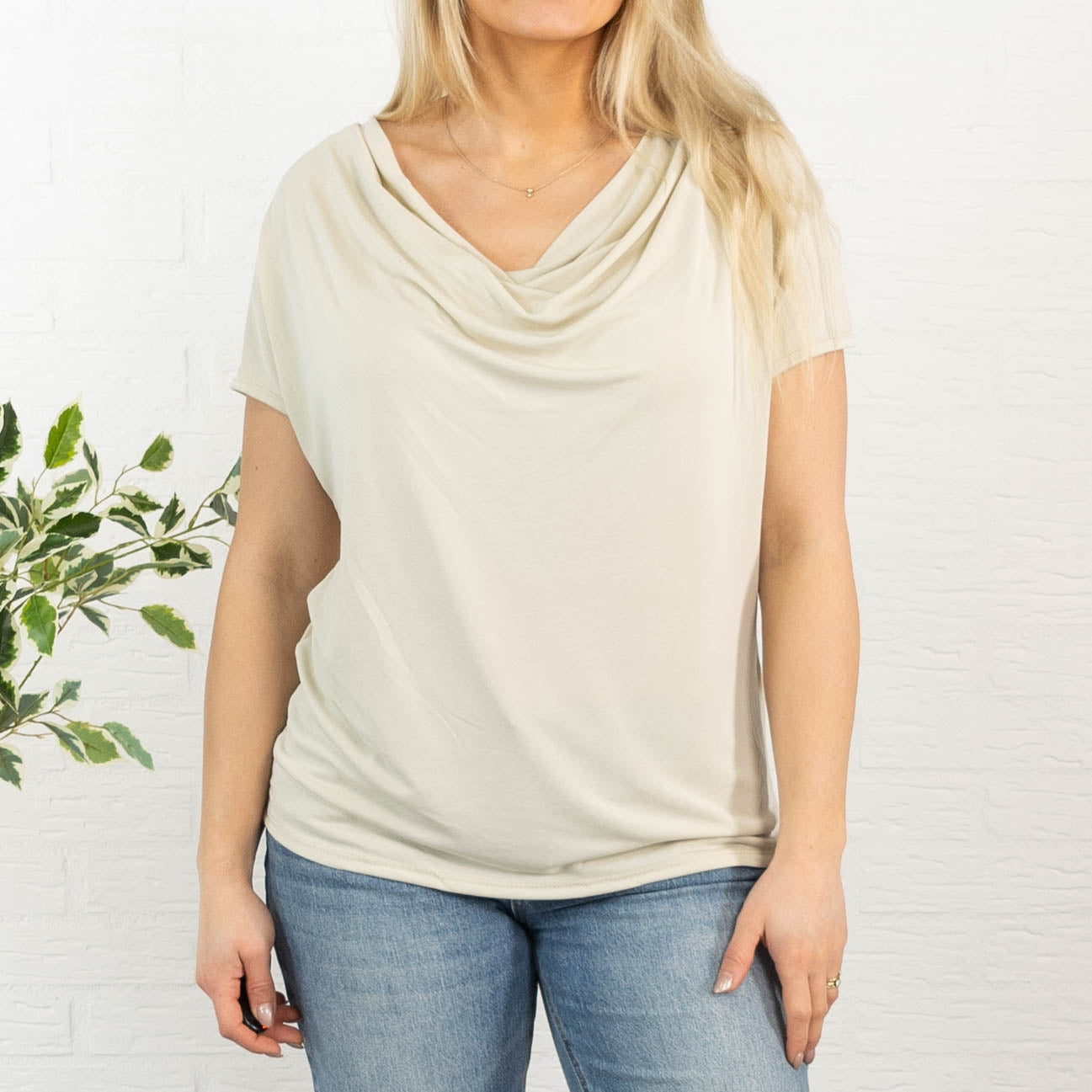 Molly overdel, Beige