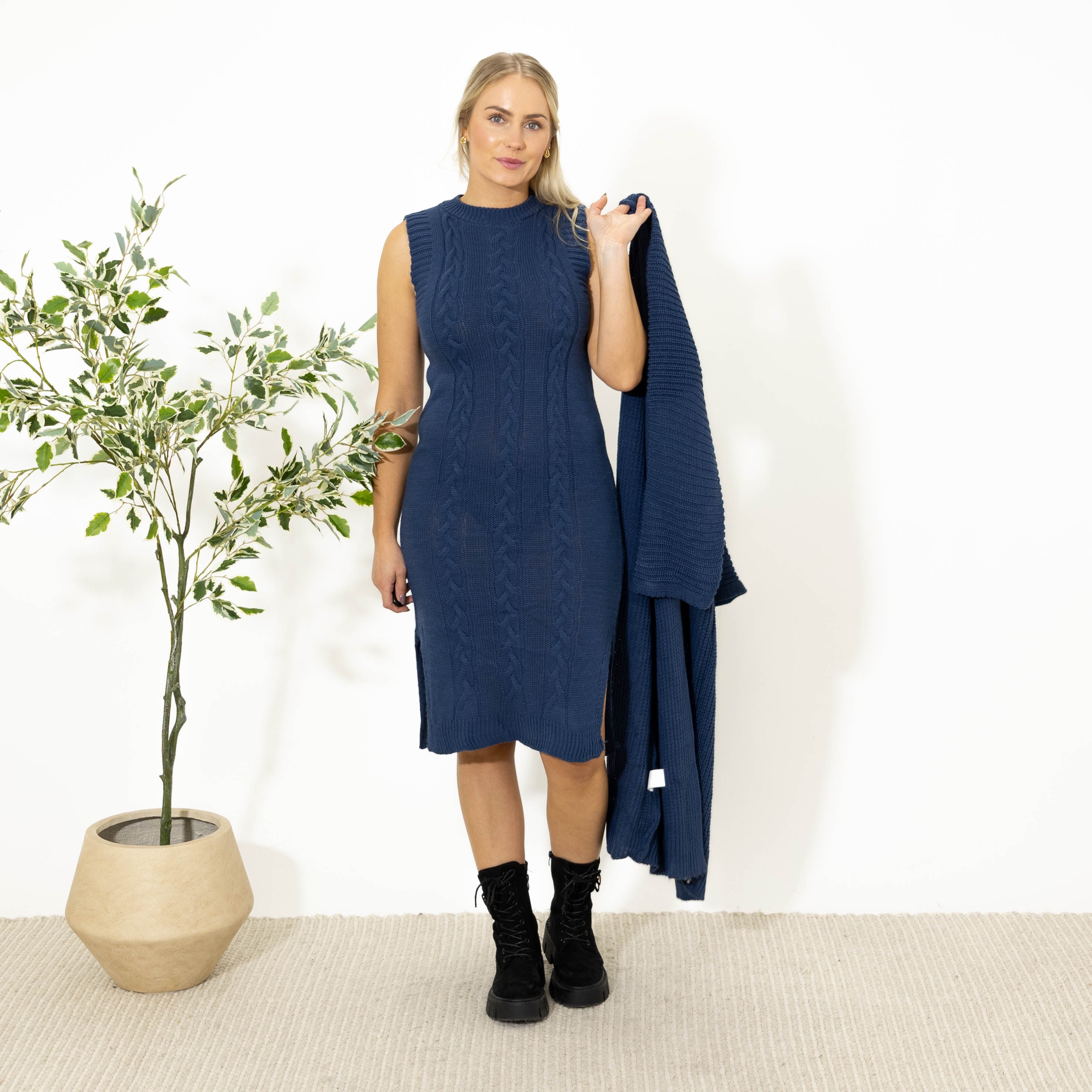 Enja strik sæt. kjole+cardigan, Dueblå