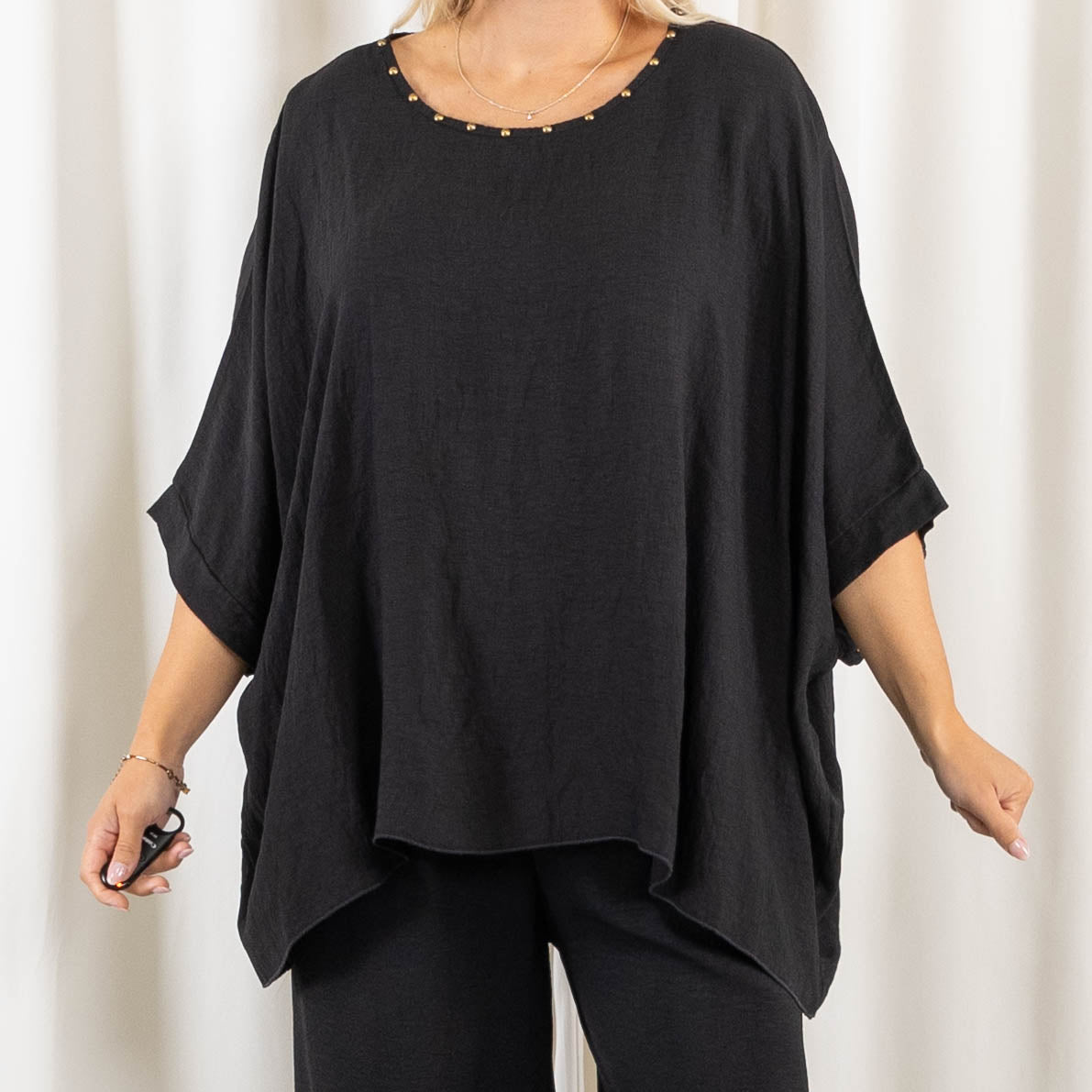 Sonja poncho, Sort