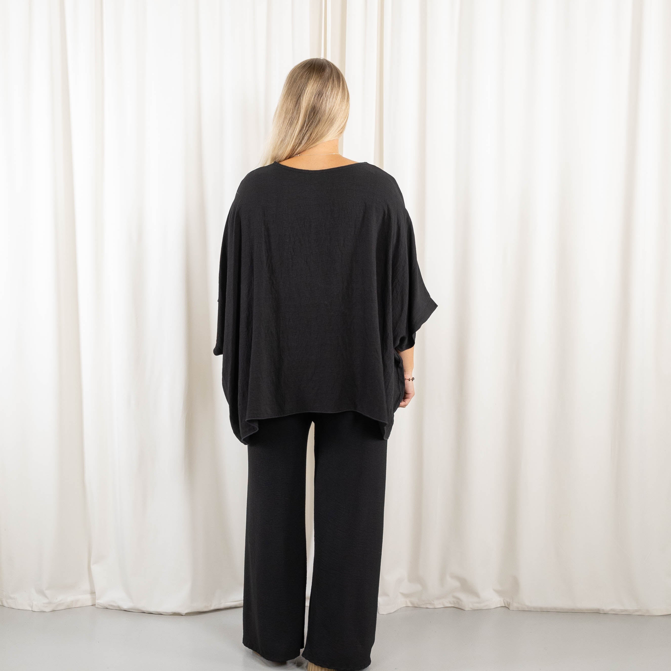 Sonja poncho, Sort