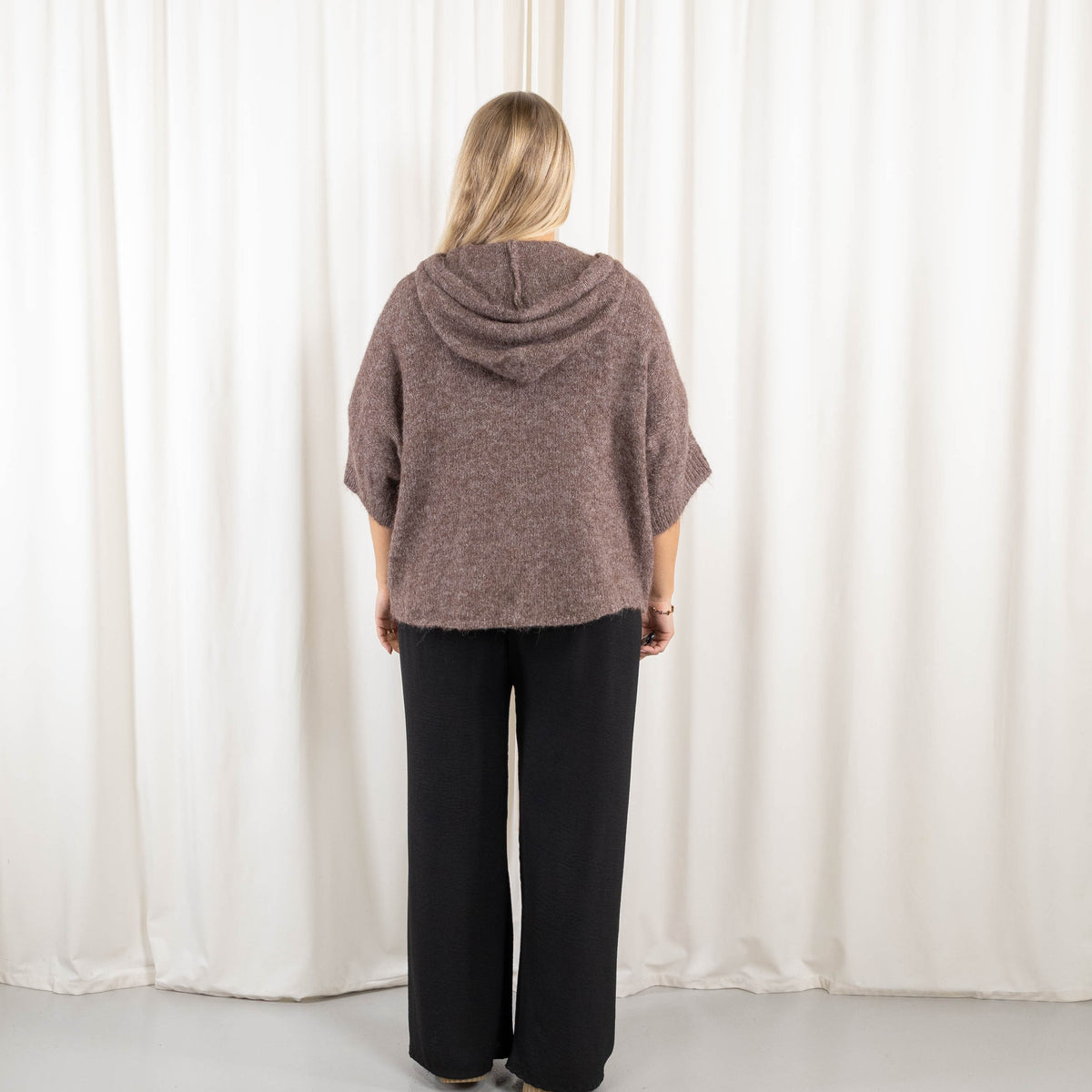 Maddie strikcardigan, Taupe