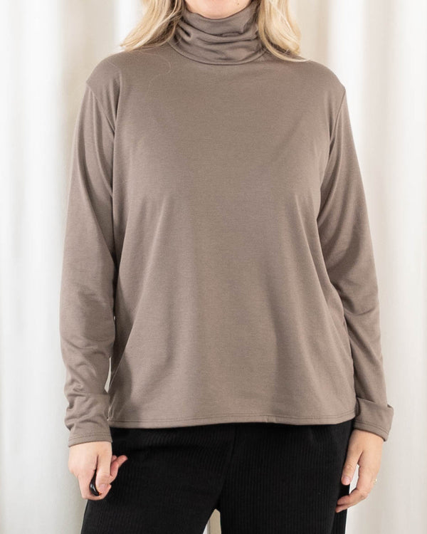 Katja overdel, Taupe