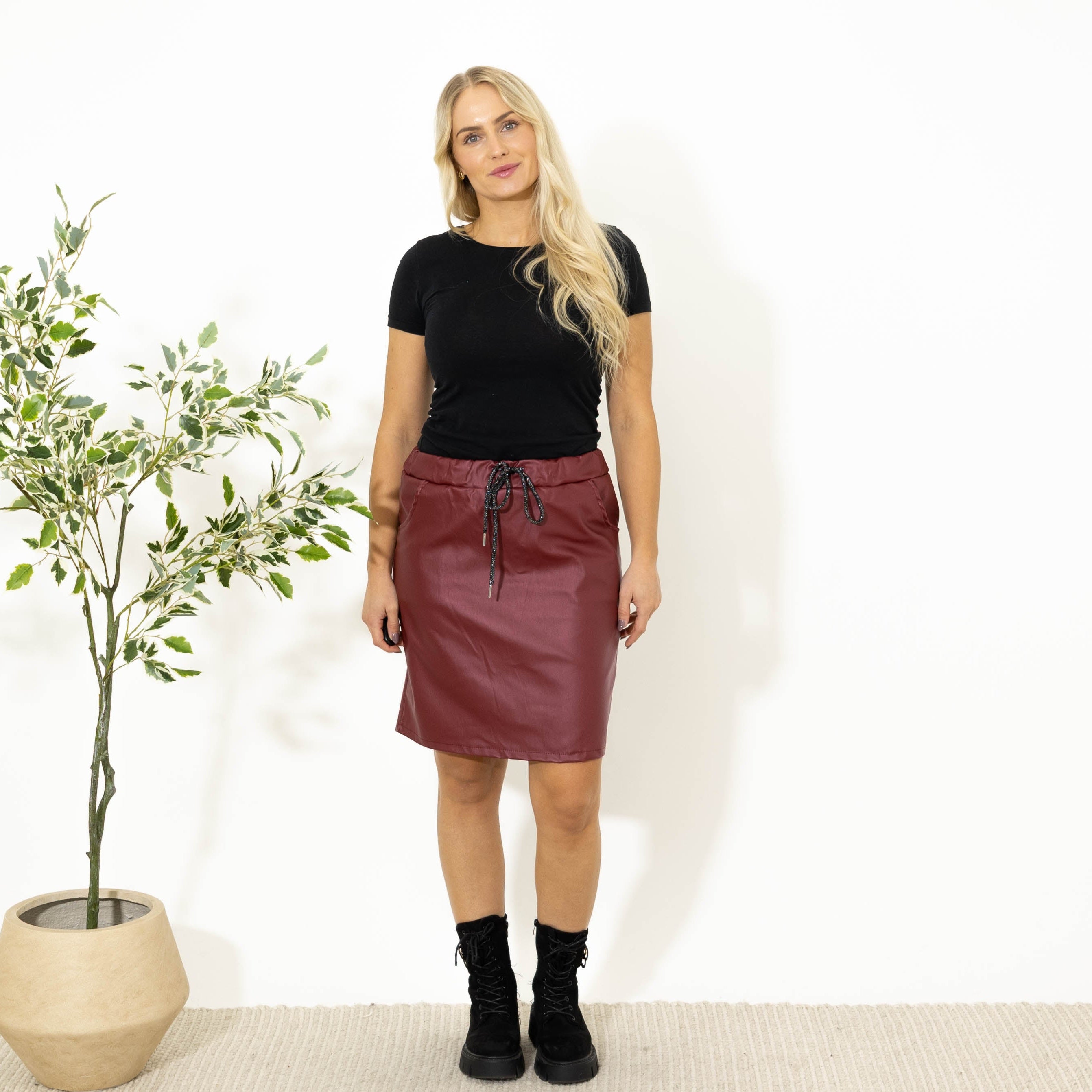 Mona wetlook nederdel, Bordeaux