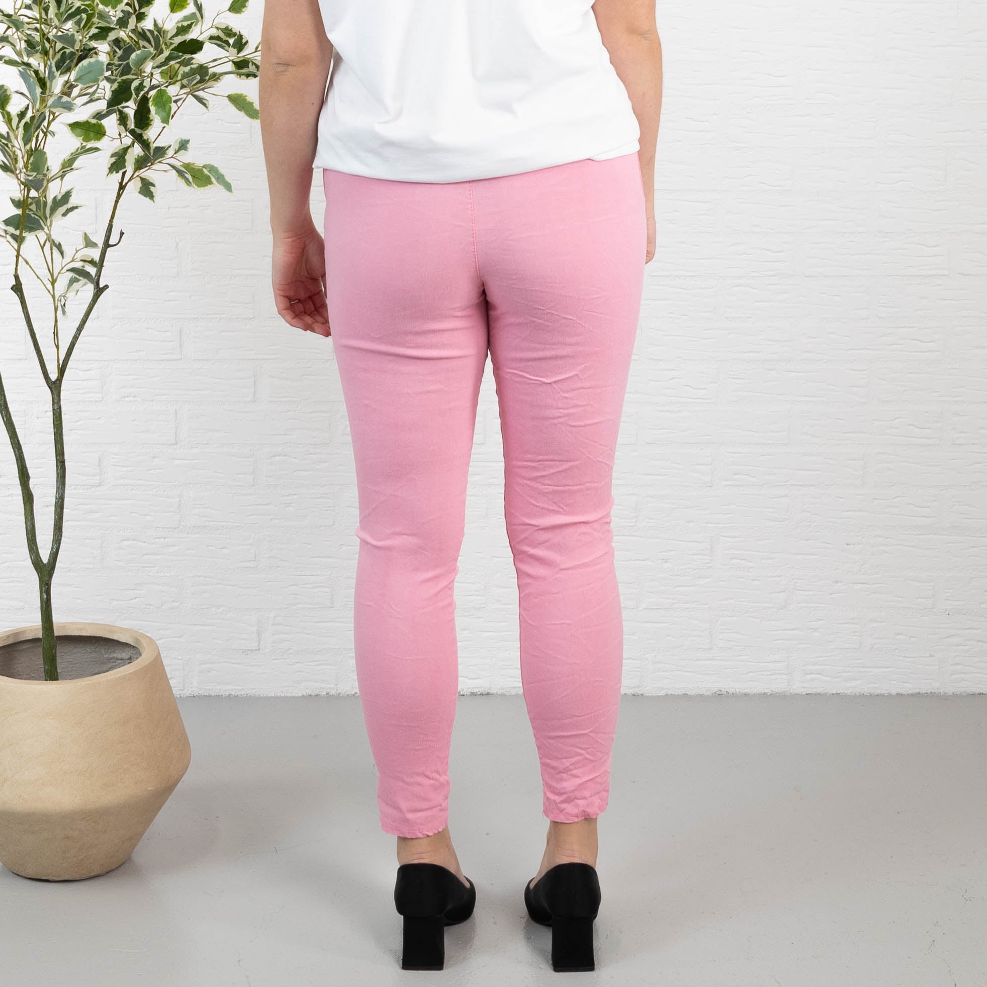 Lisa bukser, Lyserød