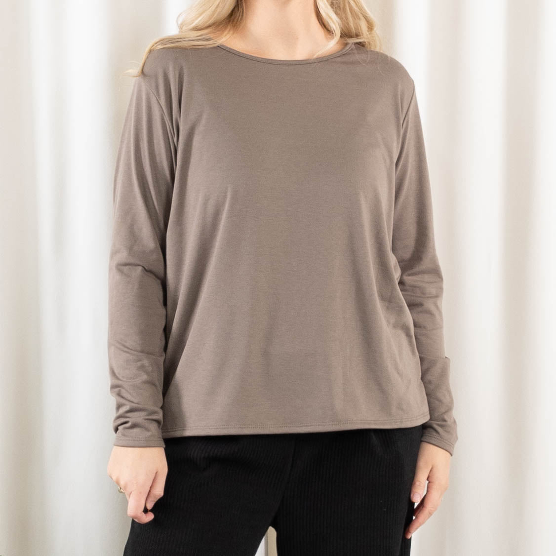 Mary overdel, Taupe