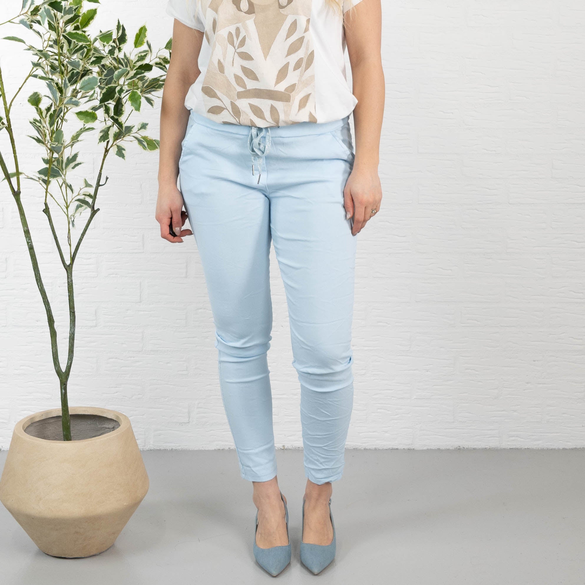 Lisa bukser, Lyseblå