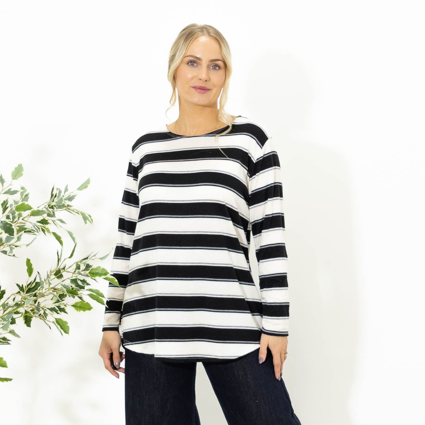 Ilsa stribet viskose strik, Sort