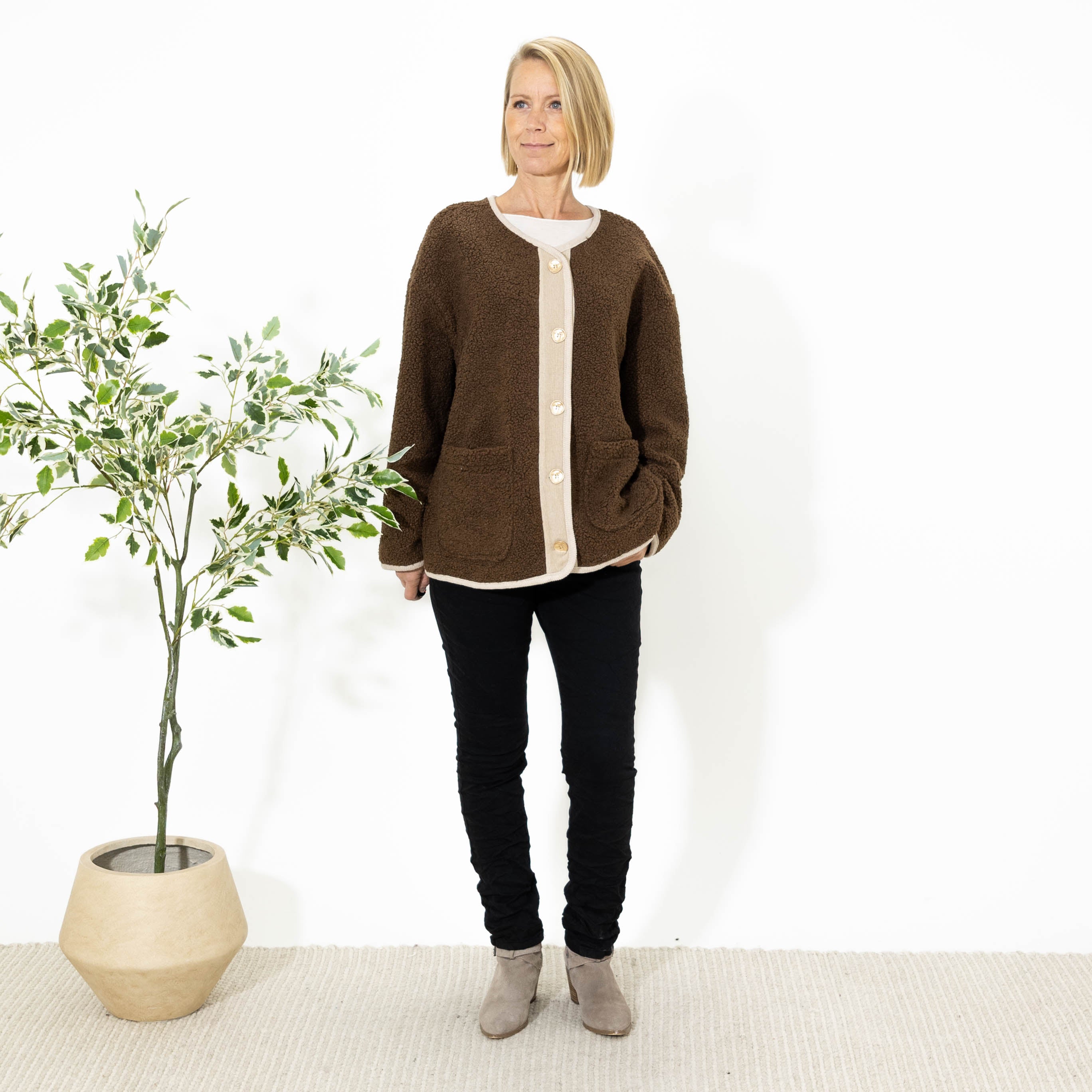 Neela cardiganjakke, Choko