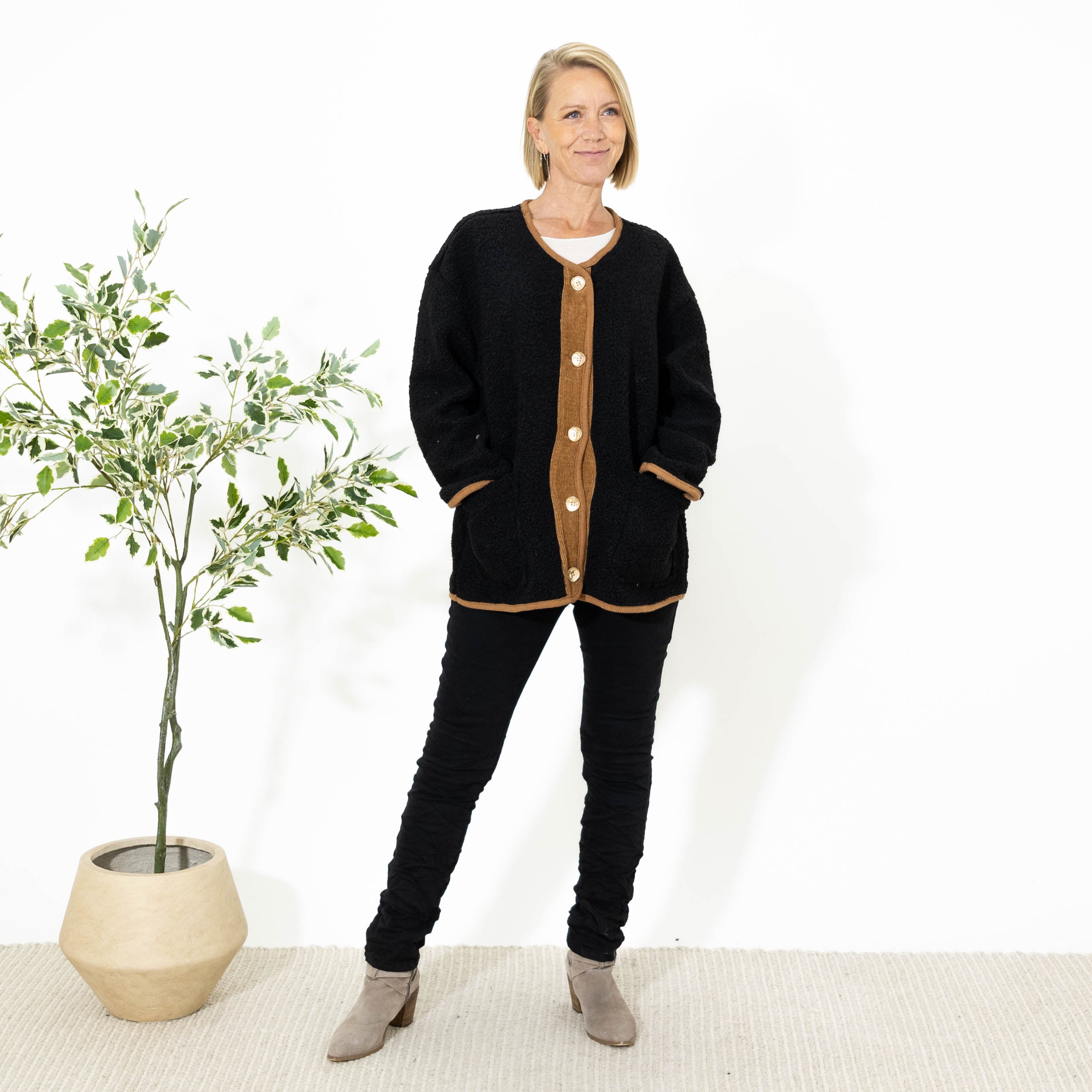 Neela cardiganjakke, Sort