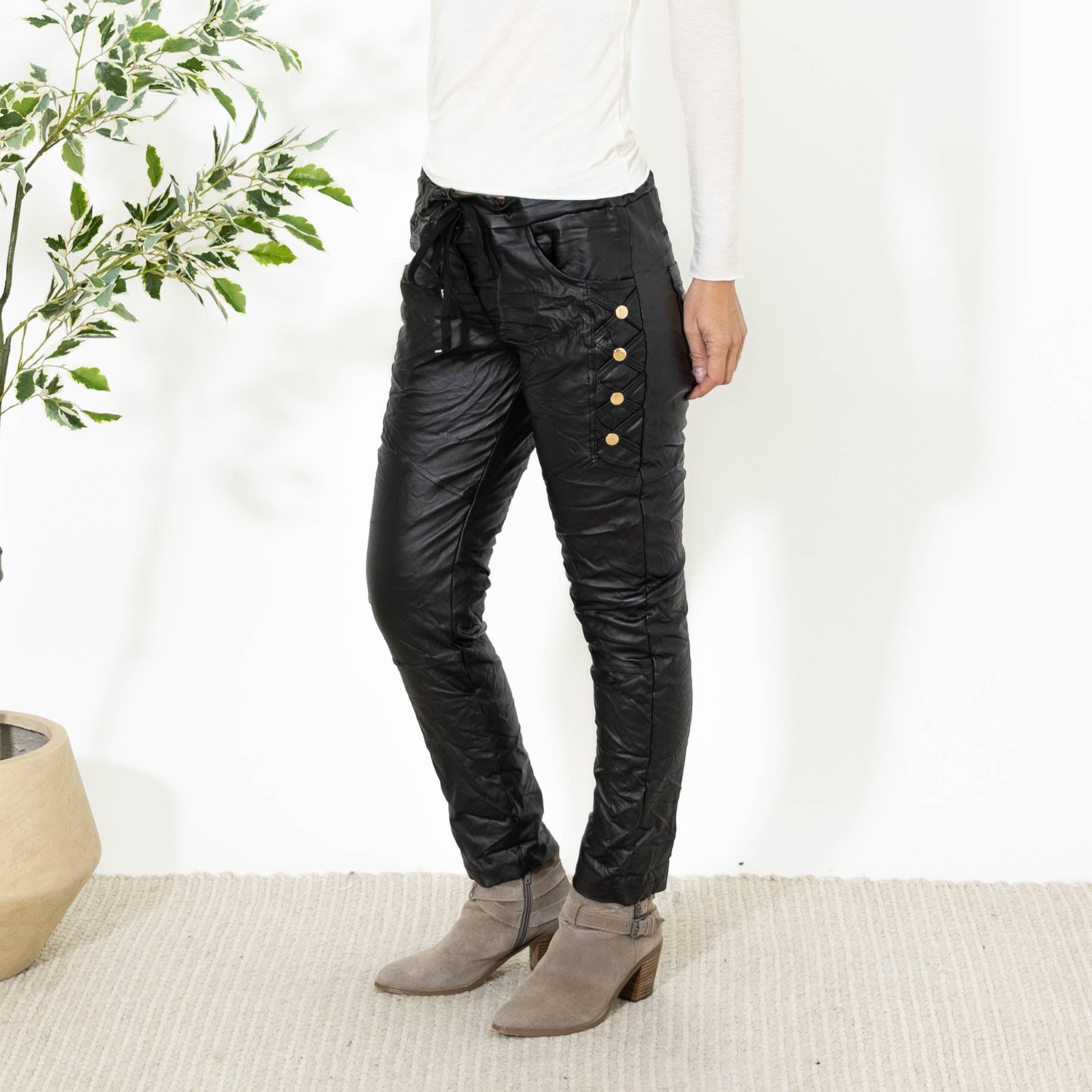 Minna wetlook bukser, Sort