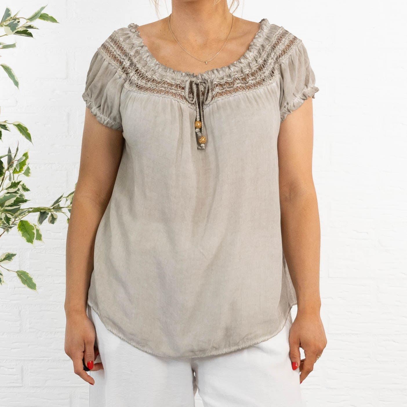 Lillian overdel, Beige