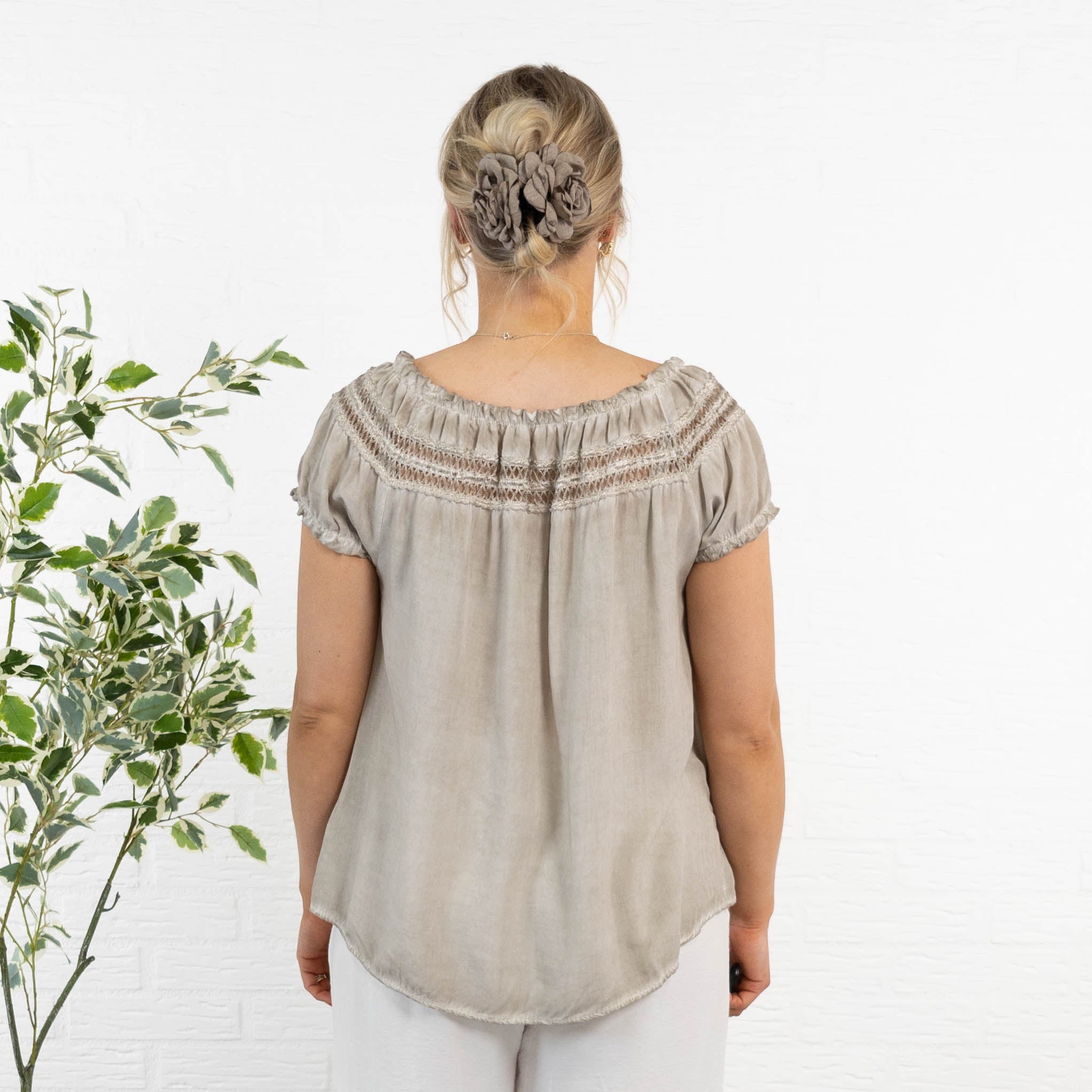 Lillian overdel, Beige