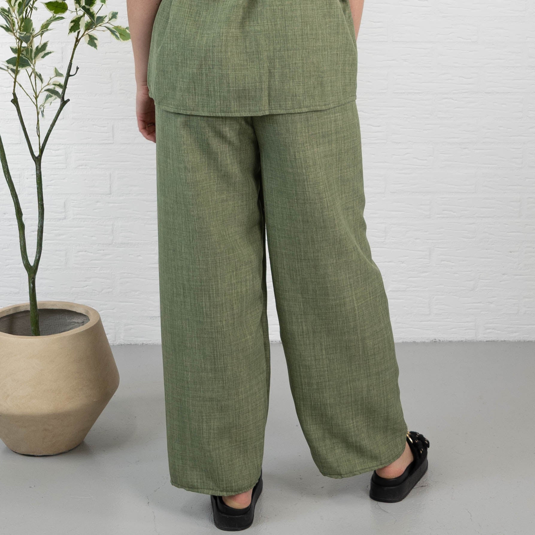 Alexandra sæt, Khaki