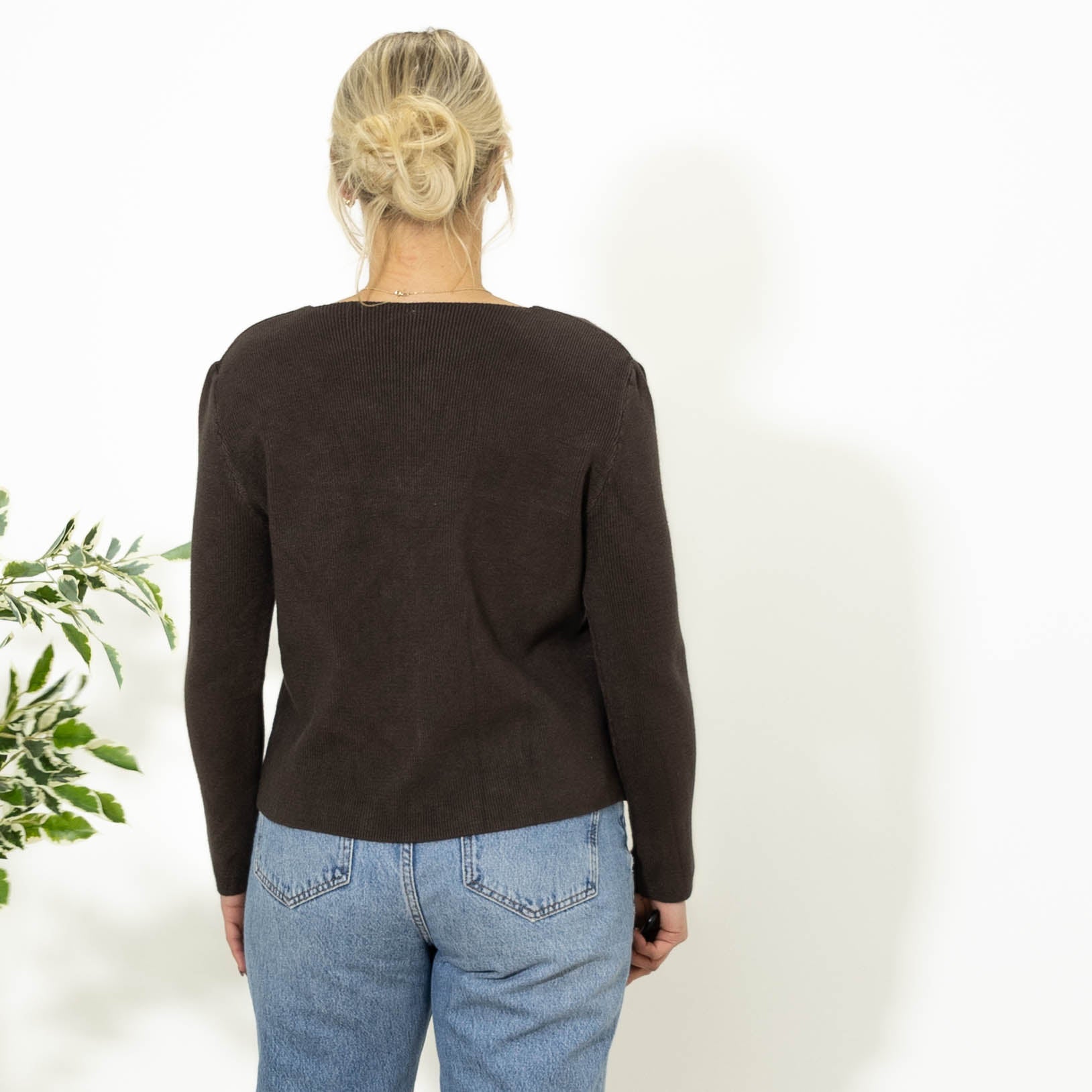 Sonja strik m. guldknapper, Choko