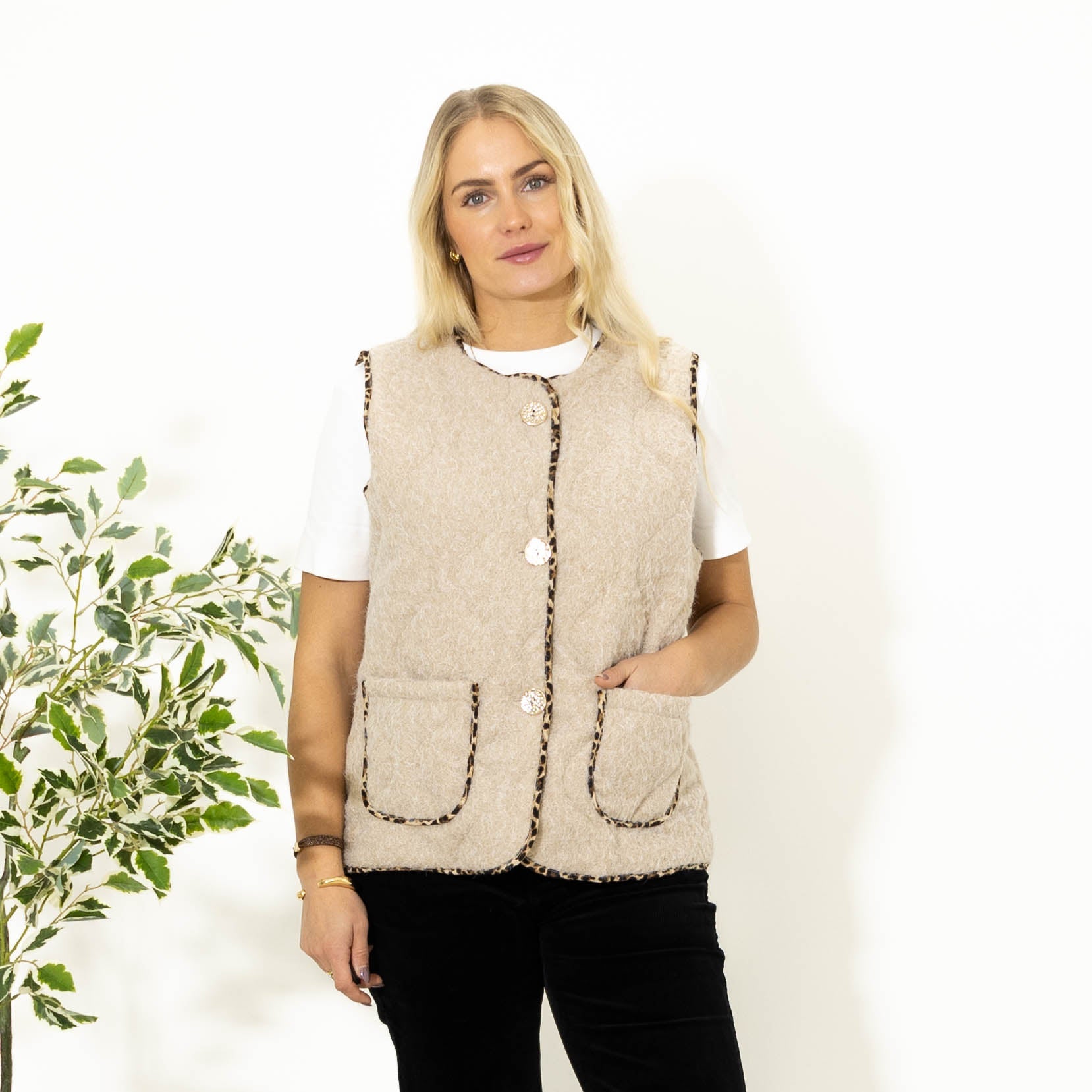 Lizzy strikvest, Beige