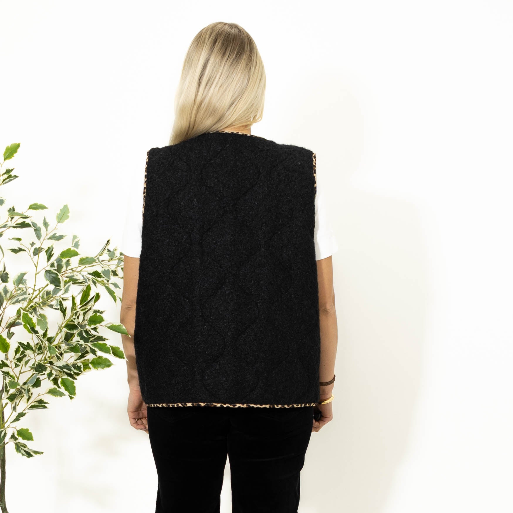 Lizzy strikvest, Sort