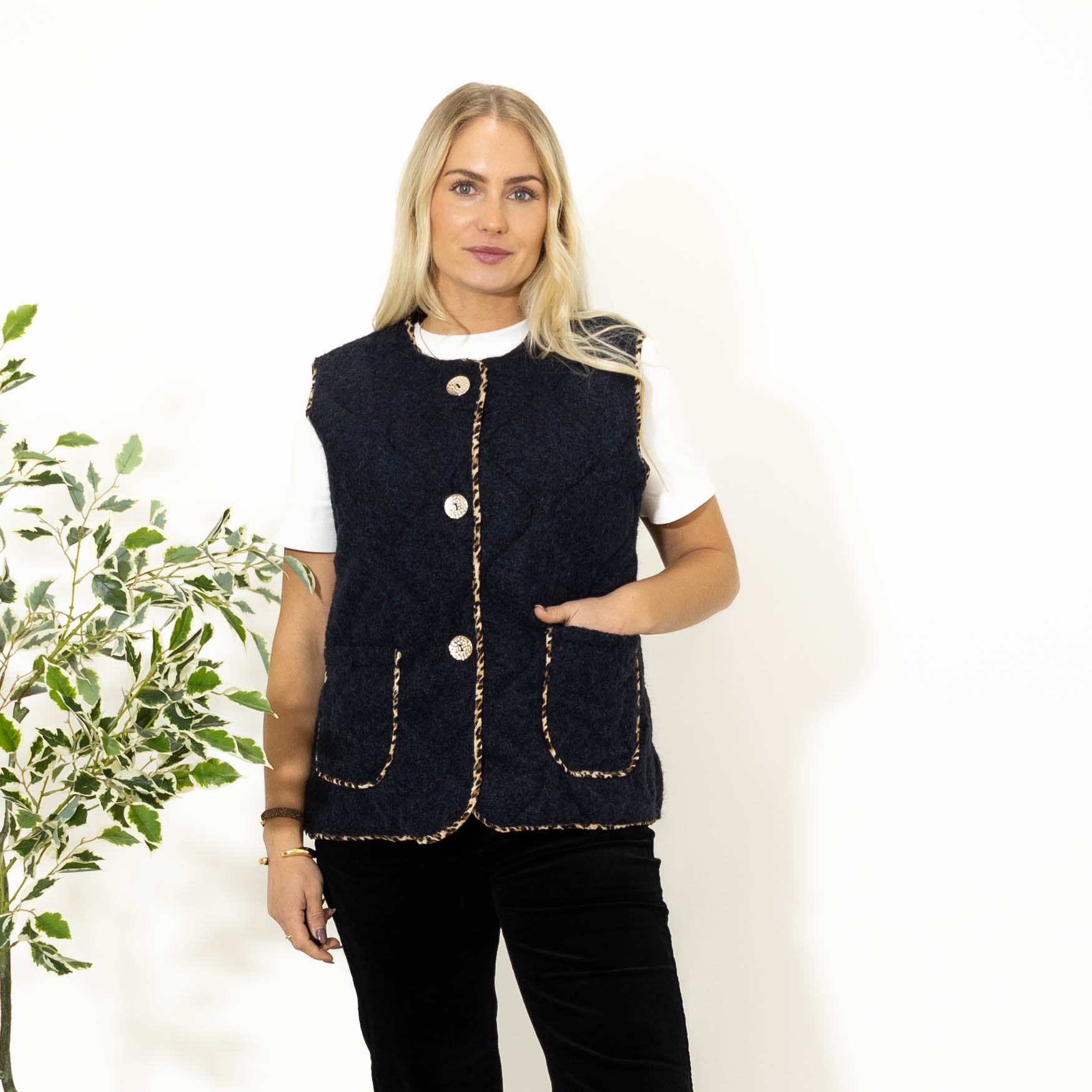 Lizzy strikvest, Navy