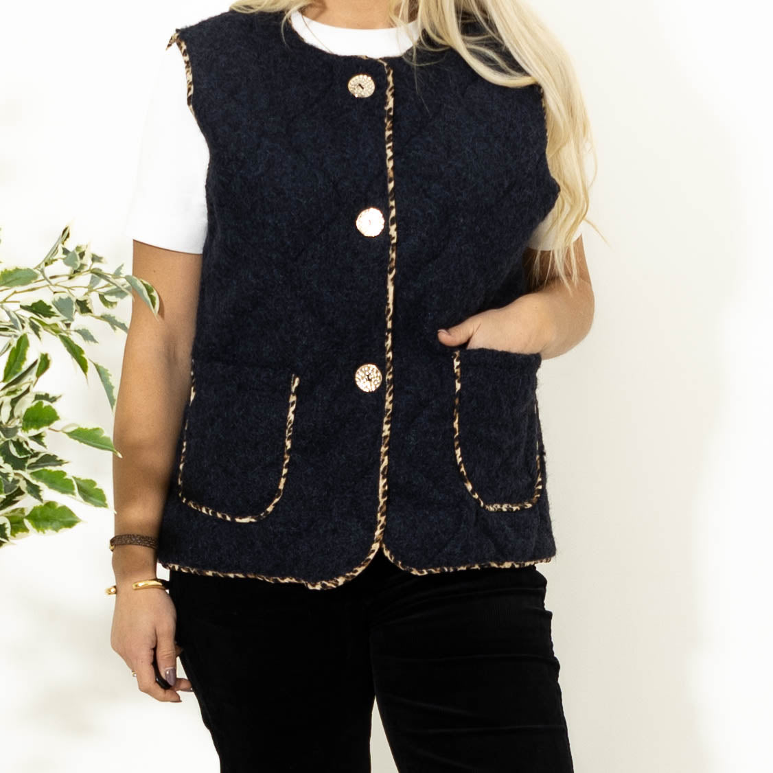 Lizzy strikvest, Navy