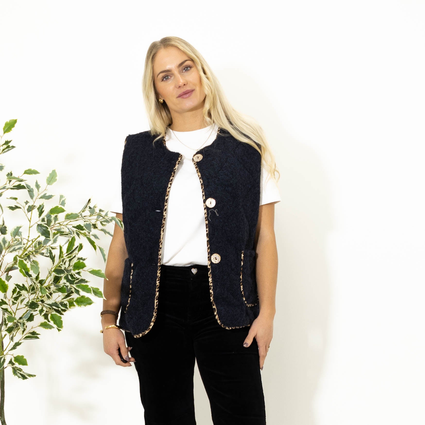 Lizzy strikvest, Navy